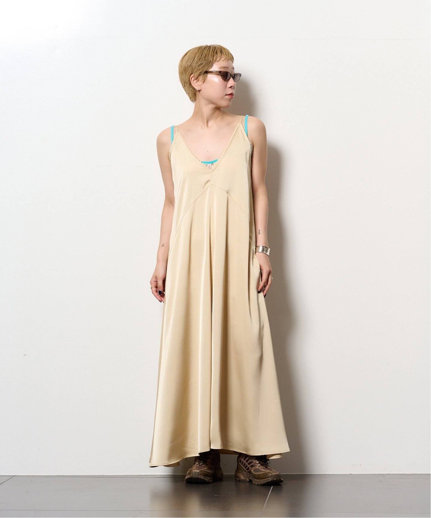●GREEN BUTTER●Silky U-Neck ワンピース(4color) GREEN BUTTER SILKY SAIDE POCKET DRESS：ワンピース