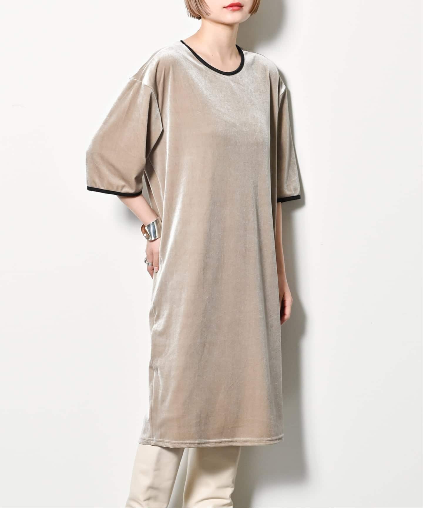 SIMONE WILD 別注 OVERSIZED DRESS：ワンピース（ワンピース