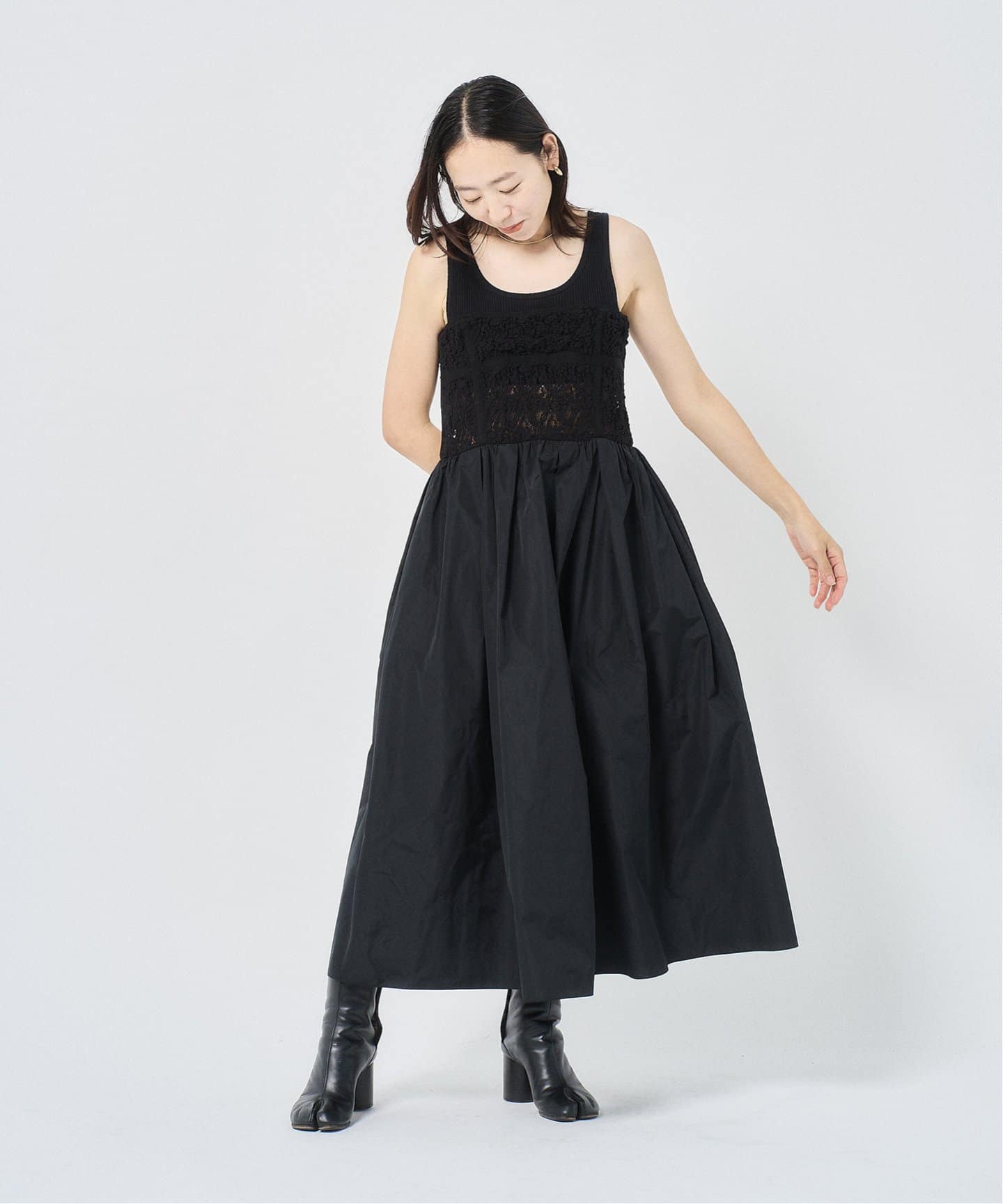 HARDY NOIR *＊アルディーノアール ブラックワンピース　ブラックコーデ HARDY NOIR（アルディーノアール）の「《予約》ライトクルー