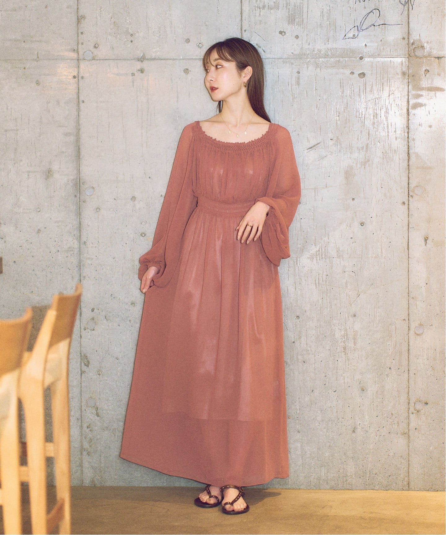 ベイクルーズ　今期　スモッキングギャザーワンピース スモッキングギャザーワンピース | Onepiece | HER. Online Store