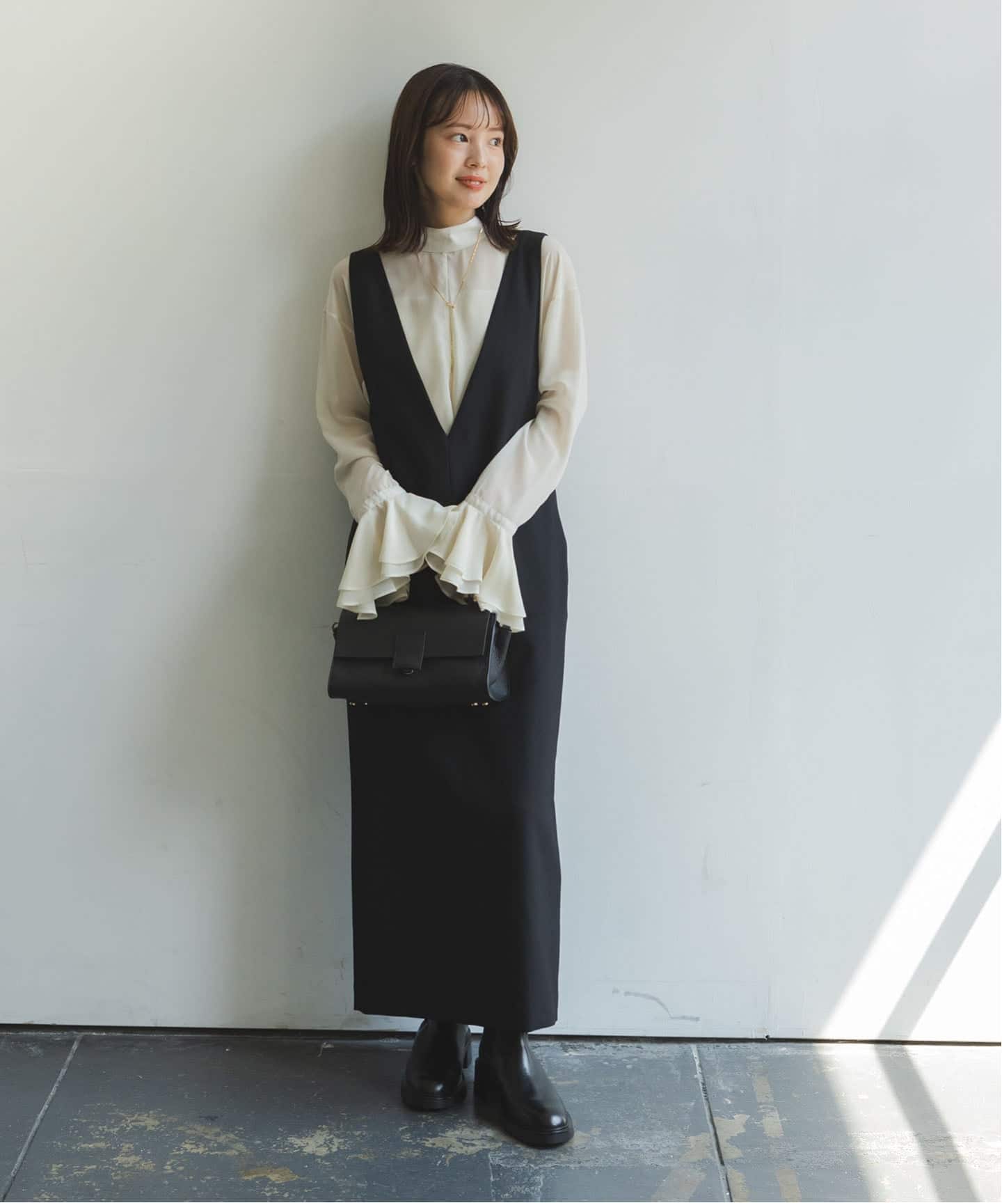 WEB限定追加》ストレートVネックワンピース（ワンピース）｜NOBLE