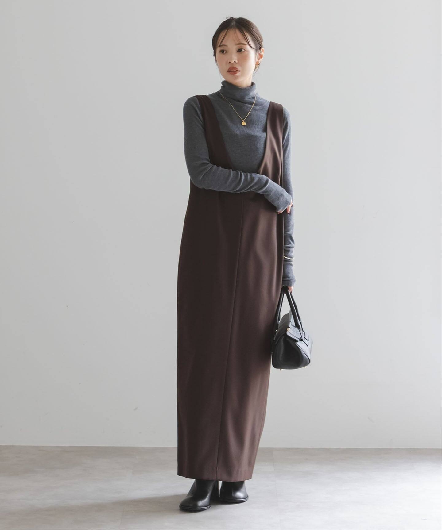 WEB限定追加2》ストレートVネックワンピース（ワンピース）｜NOBLE