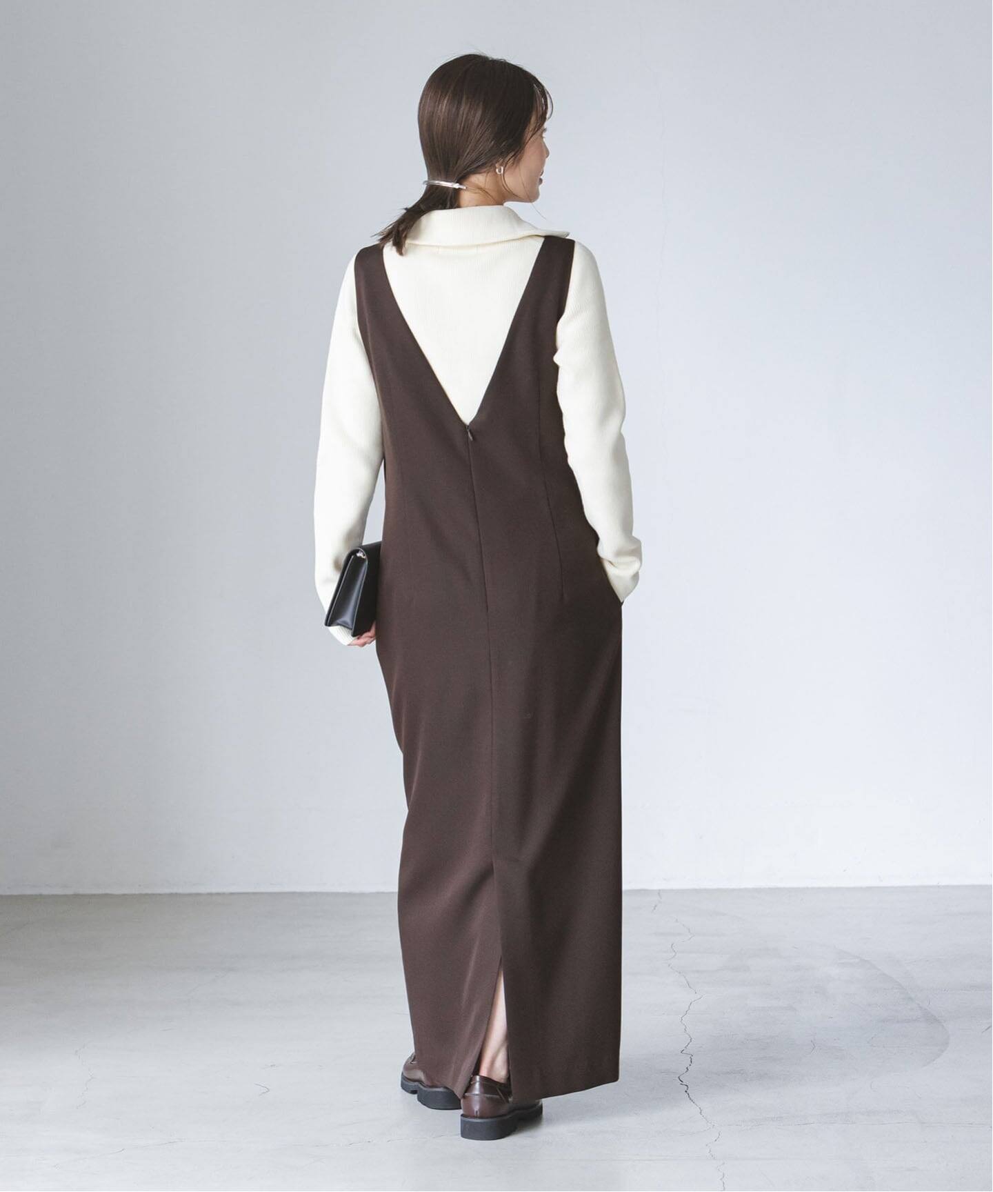 NOBLE ストレートVネックワンピース WEB限定追加2》ストレートVネックワンピース（ワンピース）｜NOBLE