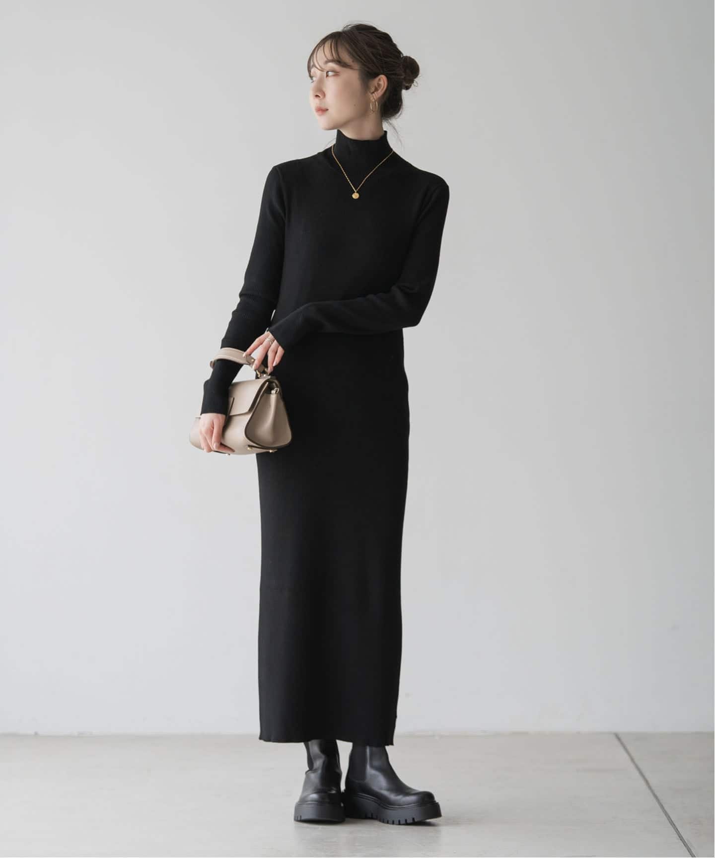 未使用品【伊太利屋】イタリヤ　ハイネック　インナー付き　ロングワンピース　黒 PARTY ファッション 未使用品【伊太利屋】イタリヤ ハイネック