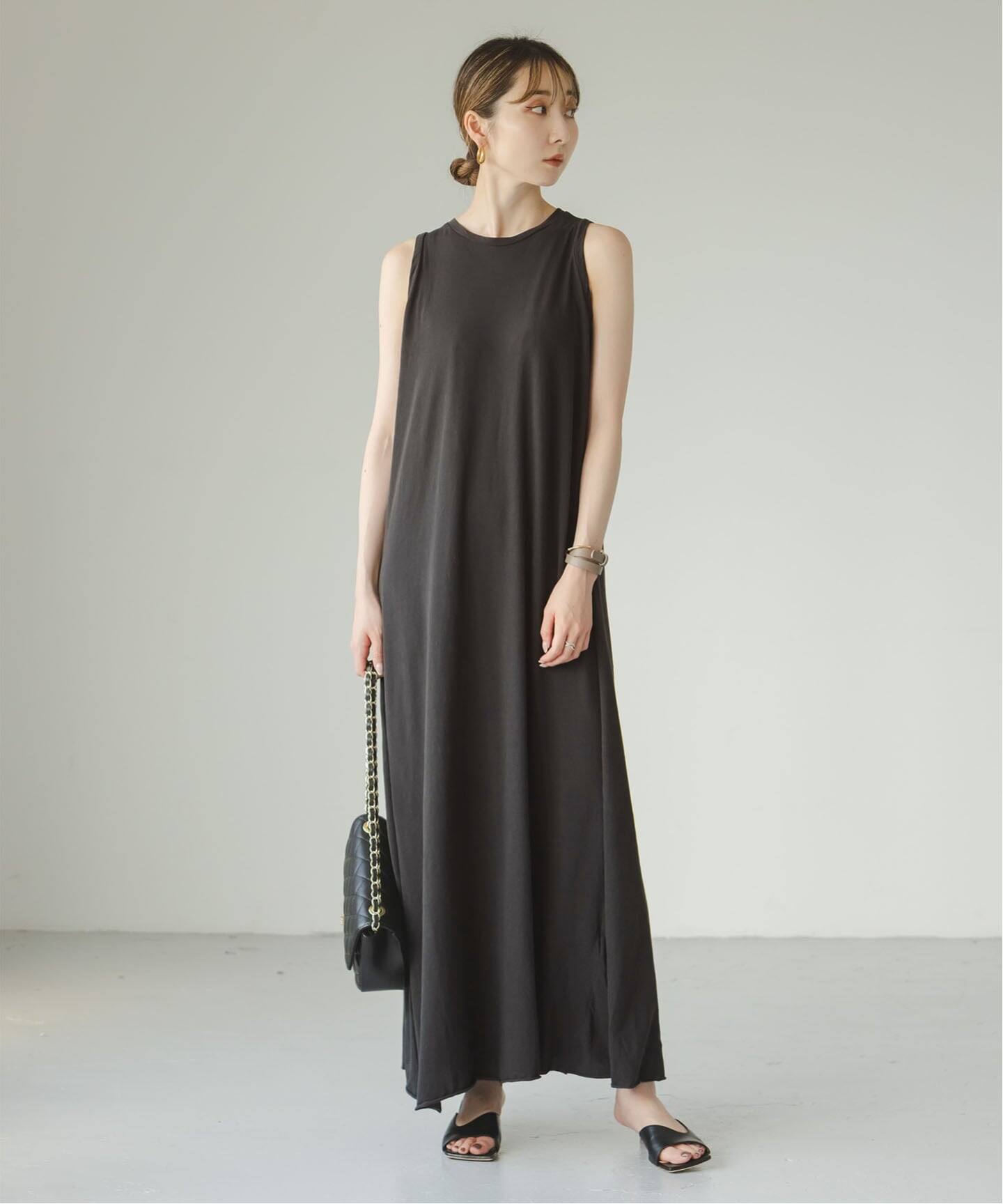 L★ブルネロクチネリ カシミア シルク エレガントノースリーブワンピース グレー L☆ブルネロクチネリ カシミア シルク エレガントノースリーブ