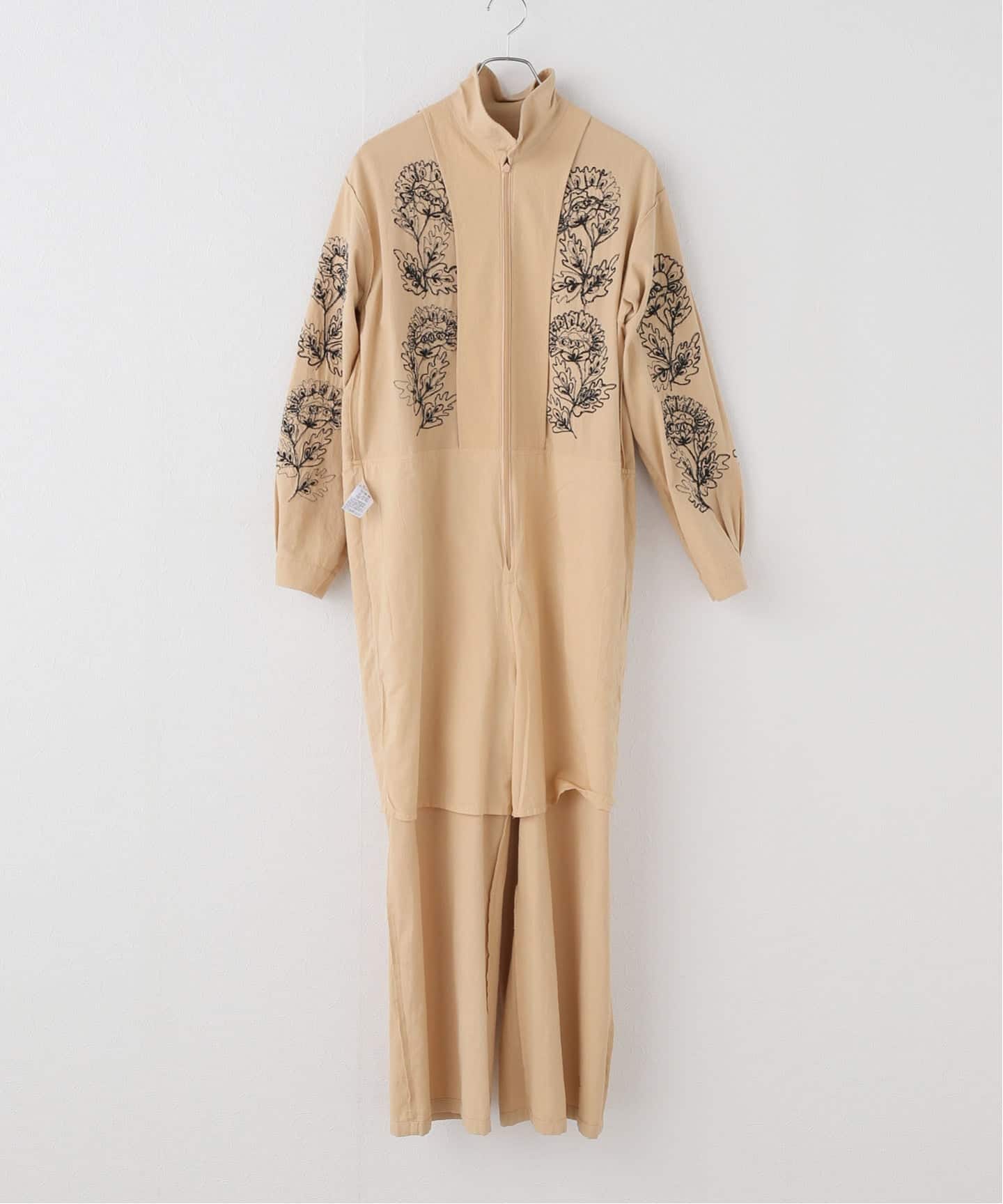 新品　Sara Mallikaサラマリカ　コットンリネンオールインワン　きなり 新品 Sara Mallikaサラマリカ コットンリネンオールインワン きなり