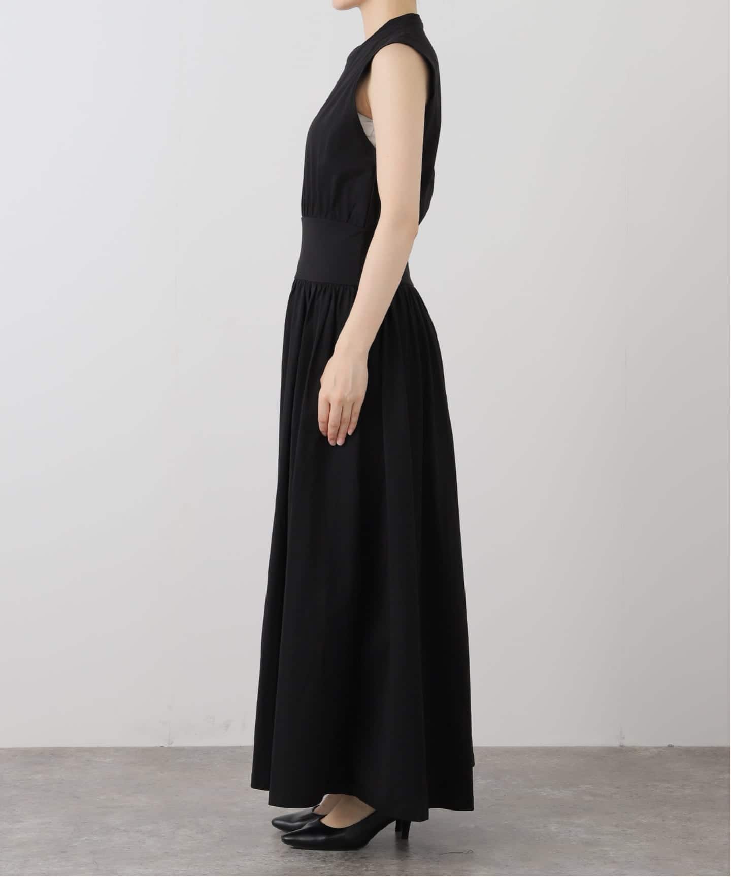 【TOTEME】ノースリーブコットンTシャツドレス Sleeveless Cotton Tee Dress — Pale Grey Mélange – La Garçonne