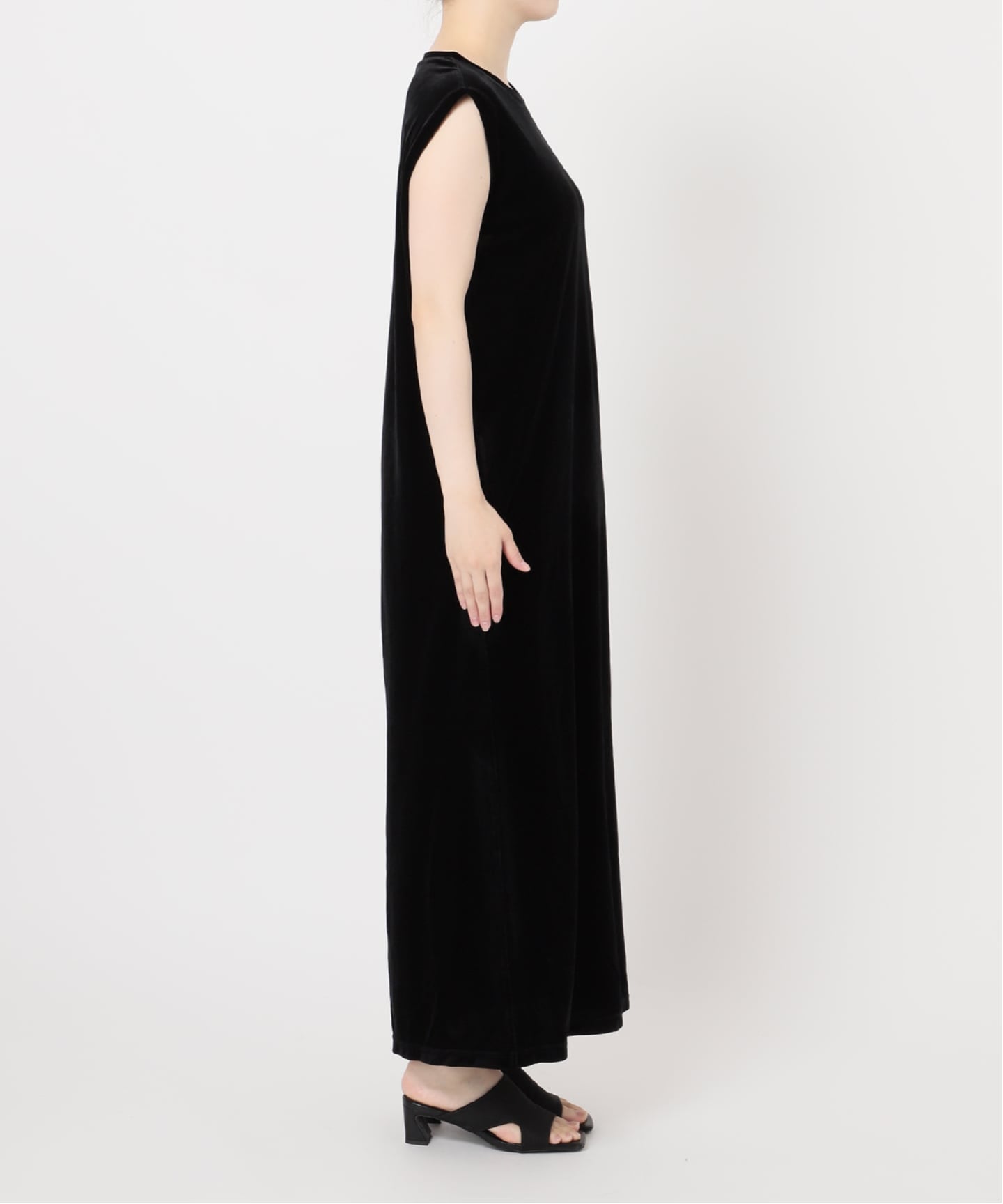 追加》【WEB限定】手洗い可 / クレープベロア Iラインワンピース