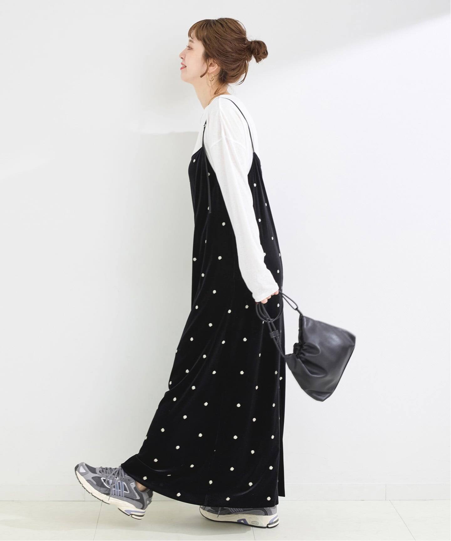 【新品】ベーセーストック　ベロアフラワー刺繍ワンピース ベーセーストック ベロアフラワー刺繍ワンピース