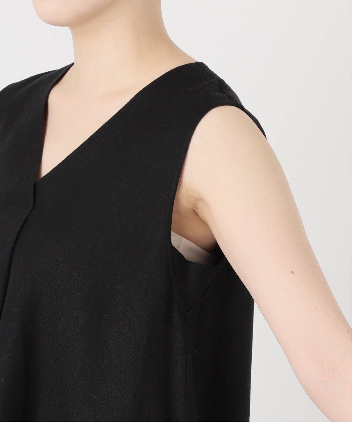 【新品】SIMPLICITE 黒リネンレーヨンスリーブレスワンピース SIMPLICITE シンプリシテェ リネン レーヨン スリーブレス