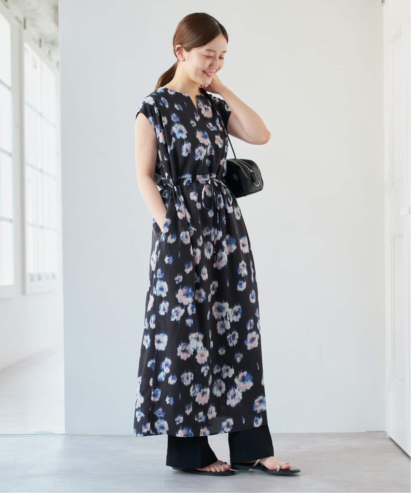 美品　IENA イエナ　フラワーワンピース　花柄 総柄　M 日本製 イエナ IENA シェードフラワーワンピース （ブラック