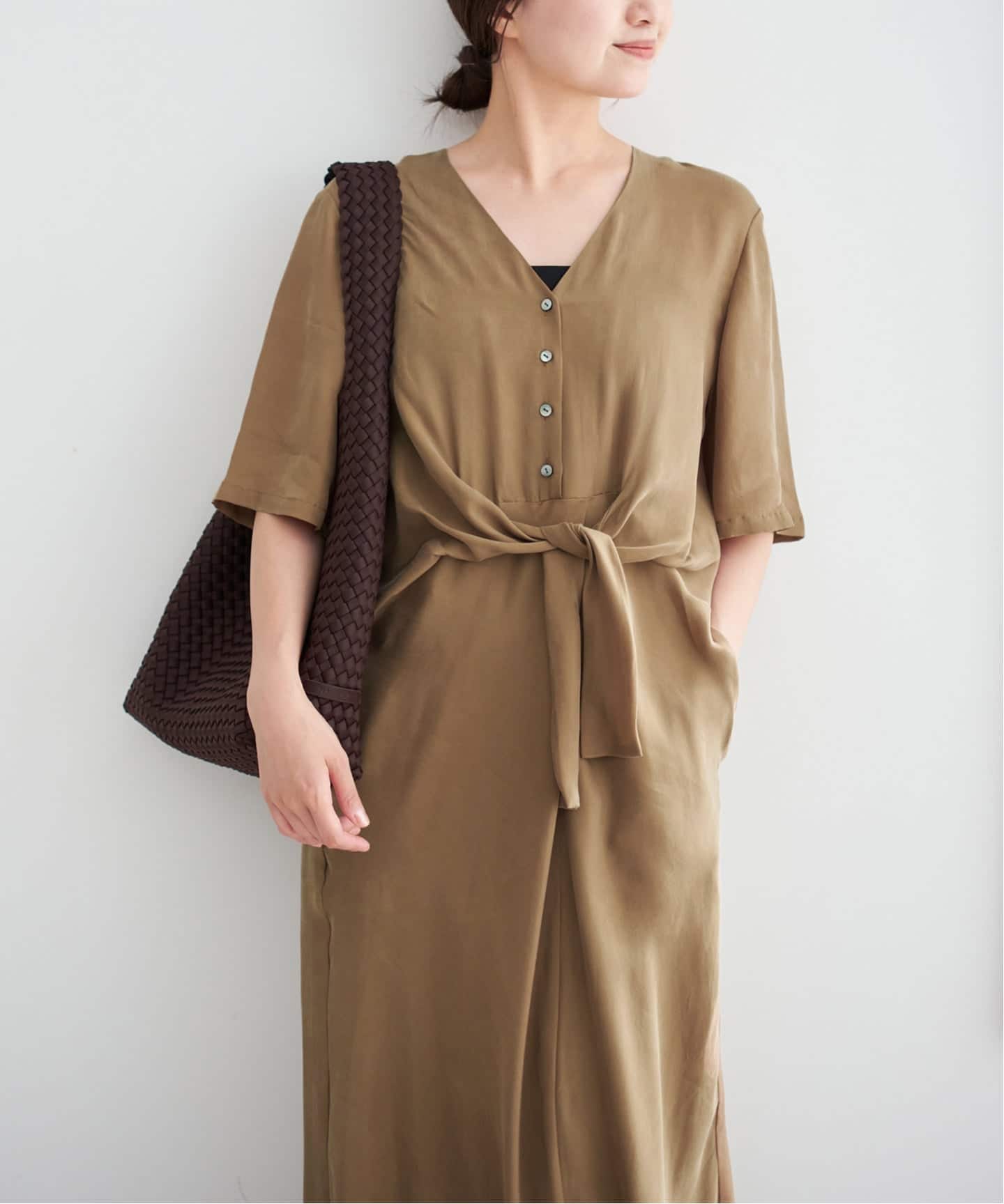 イエナ　IENA アトリエフランセ　ワンピース　ベージュ イエナ IENA アトリエフランセ Vネックワンピース◇ベージュ