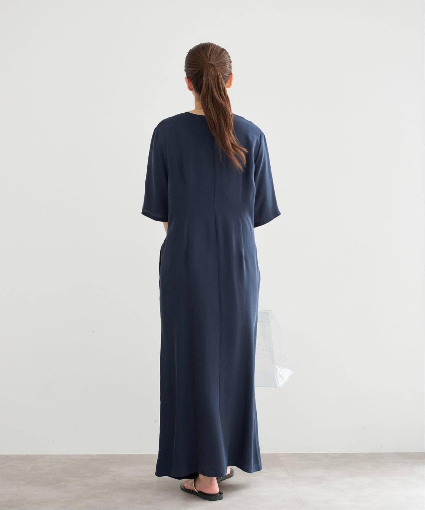 【美品】IENA キュプラサテンノーカラーシャツワンピース IENA（イエナ）の「キュプラサテンノーカラーシャツワンピース