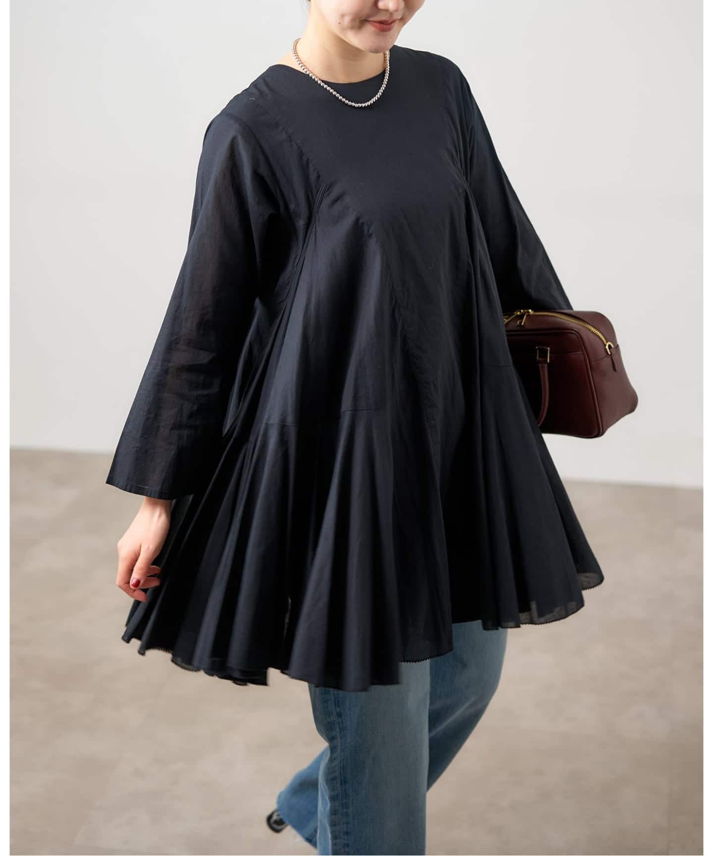 AAYUSHI今期完売ラッフルスリーブカットワークワンピース AAYUSHI今期完売ラッフルスリーブカットワークワンピース