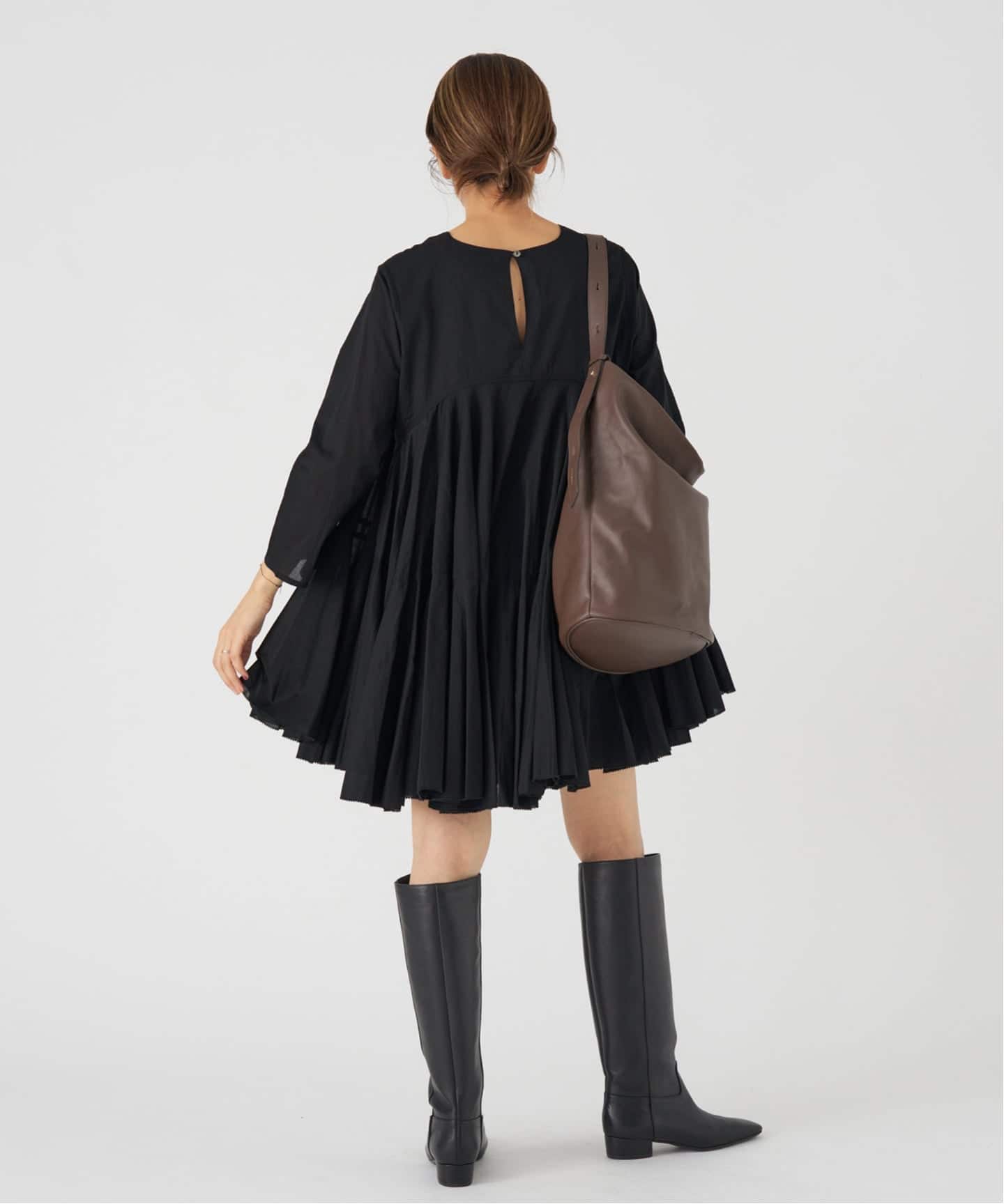 AAYUSHI アユーシ　カットワークスカラップパフスリーブワンピース　ブラック SEN0203〕カットワークスカラップパフスリーブワンピース | AAYUSHI