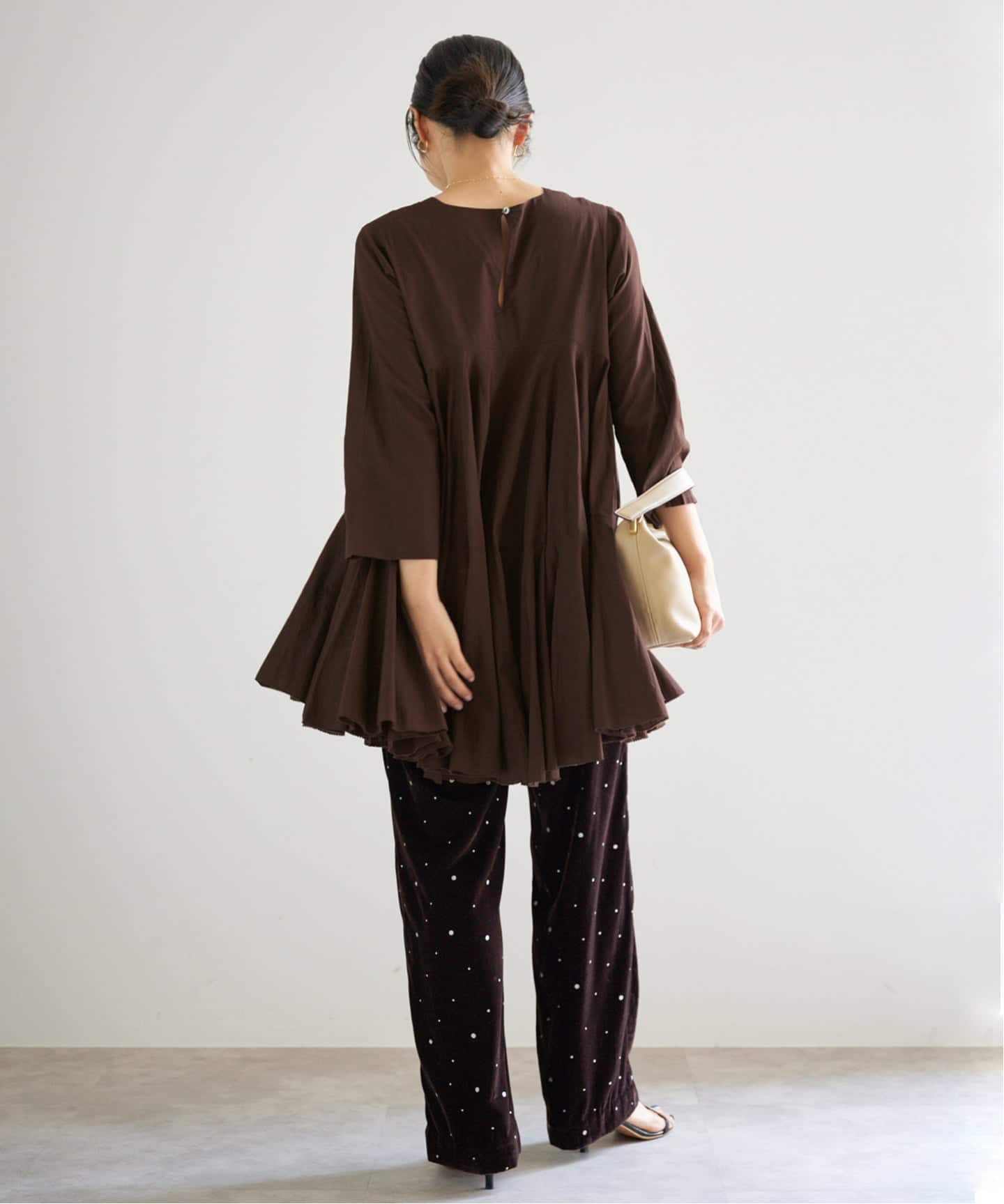 AAYUSHI/アユーシ 別注 ロングスリーブラッフルドレス（ワンピース