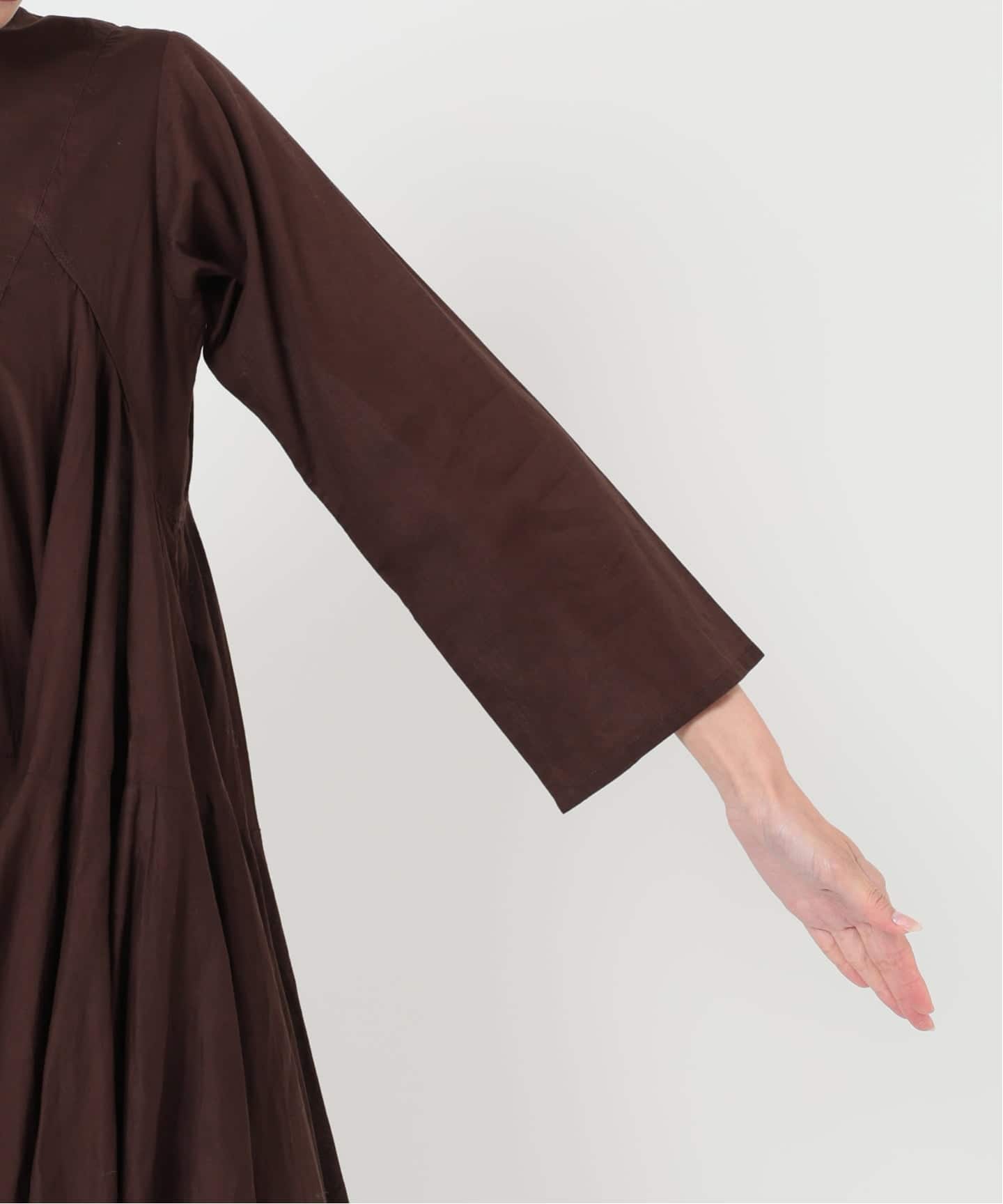 AAYUSHI/アユーシ 別注 ロングスリーブラッフルドレス（ワンピース