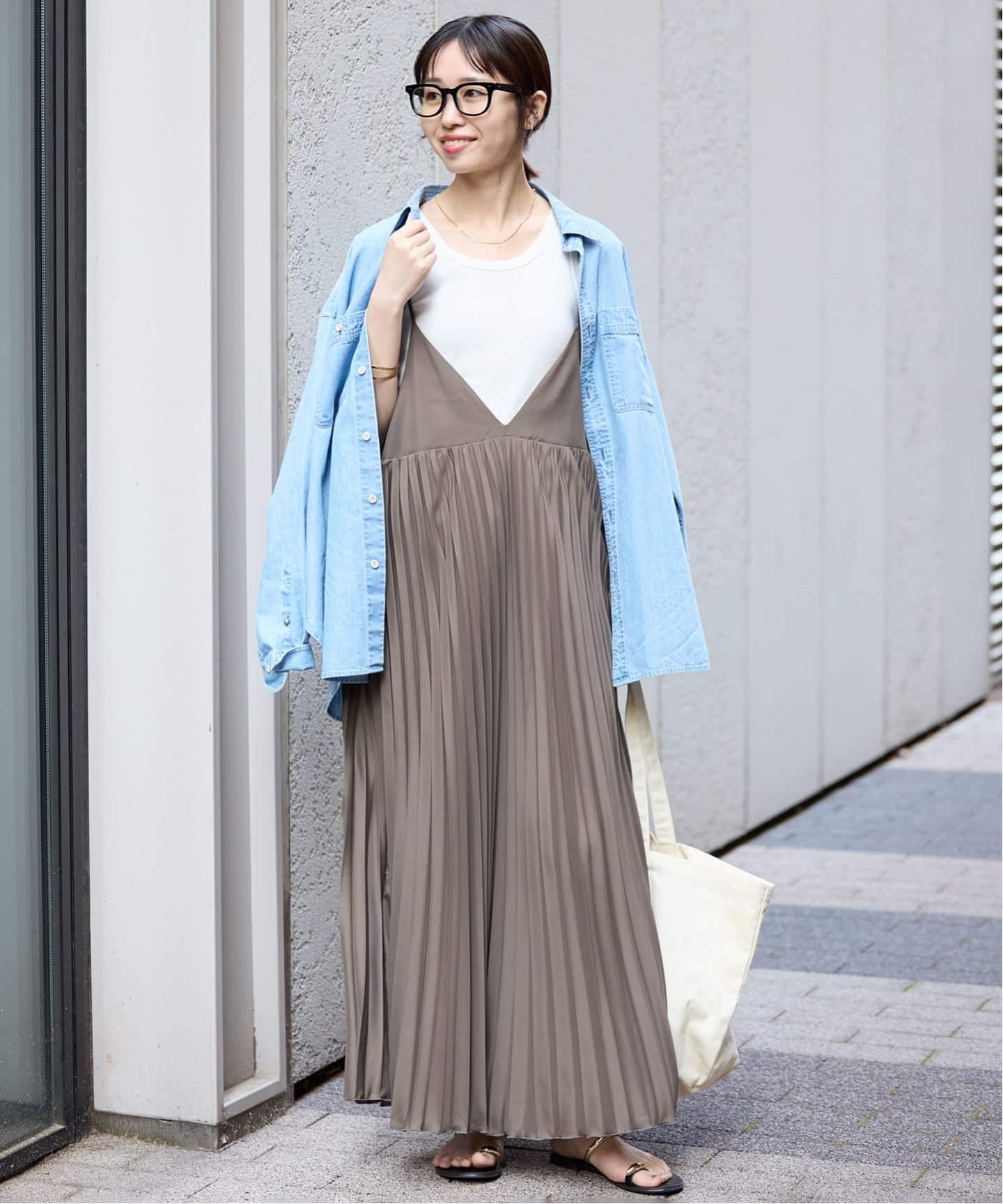 極美品☆SLOBE IENA パウダリーサテンプリーツキャミワンピース　ブラック 追加》パウダリーサテンプリーツキャミワンピース（ワンピース