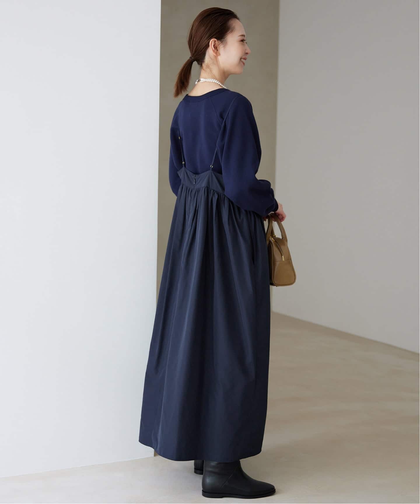 美品 SLOBE IENA タフタ ギャザーキャミワンピース ネイビー ゆったり WEB限定/追加》タフタギャザーキャミワンピース（ワンピース