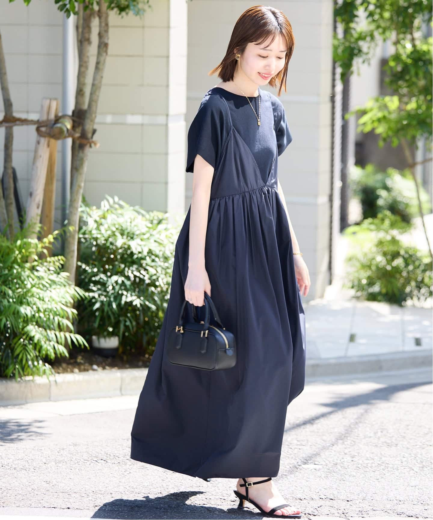 美品 SLOBE IENA タフタ ギャザーキャミワンピース ネイビー ゆったり SLOBE IENA｜《WEB限定/追加3予約》タフタギャザーキャミワンピース