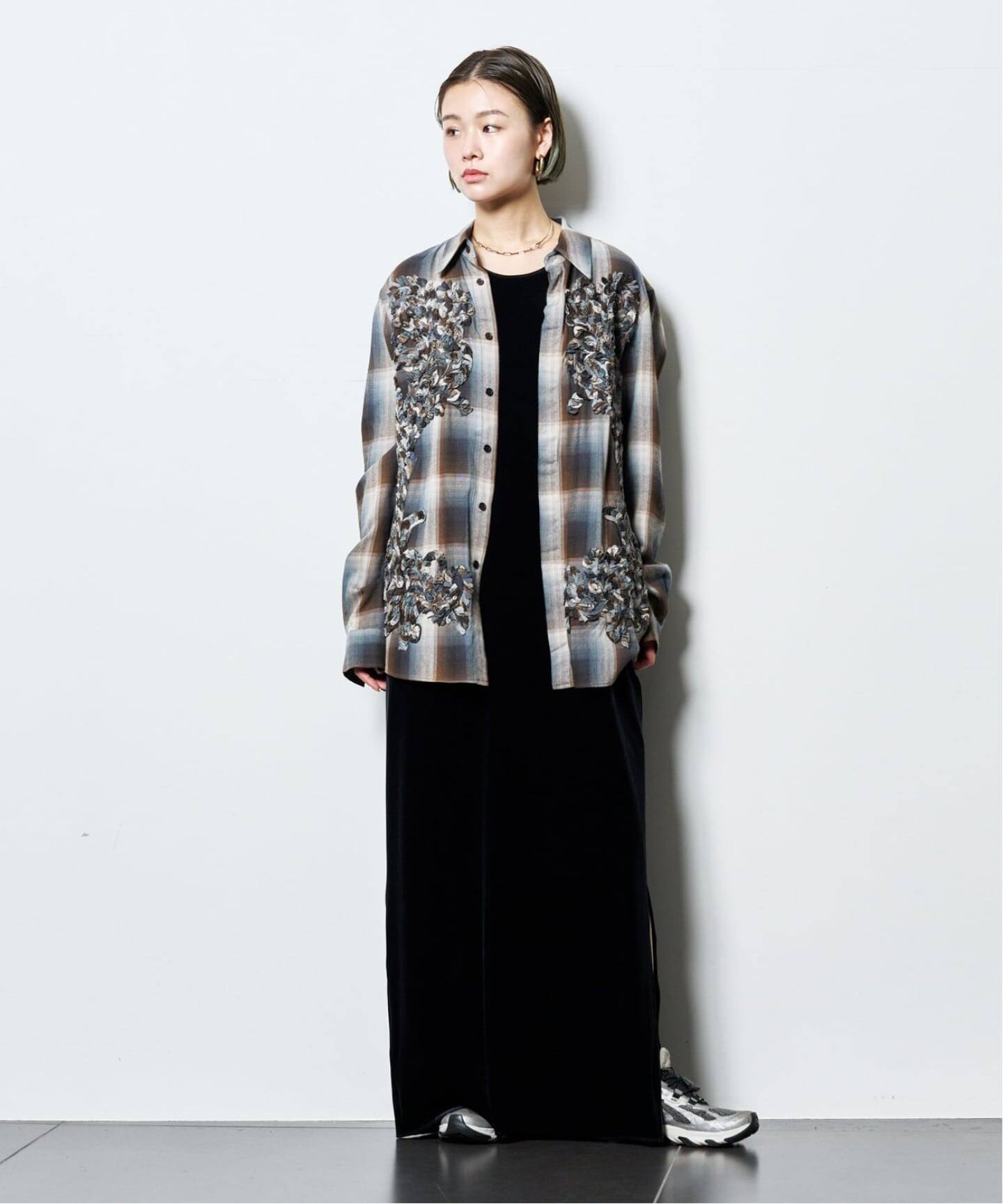 KHOKI】25aw Appliqué-detail shirt