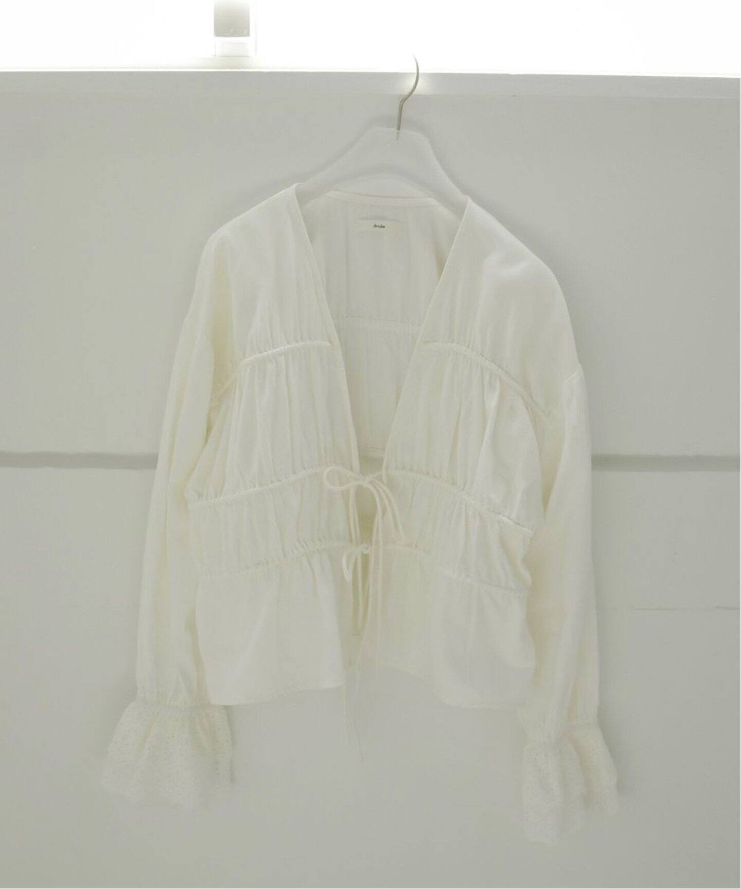 anuke Vneck Lace Blouse 62510408（シャツ／ブラウス）｜BOICE FROM 