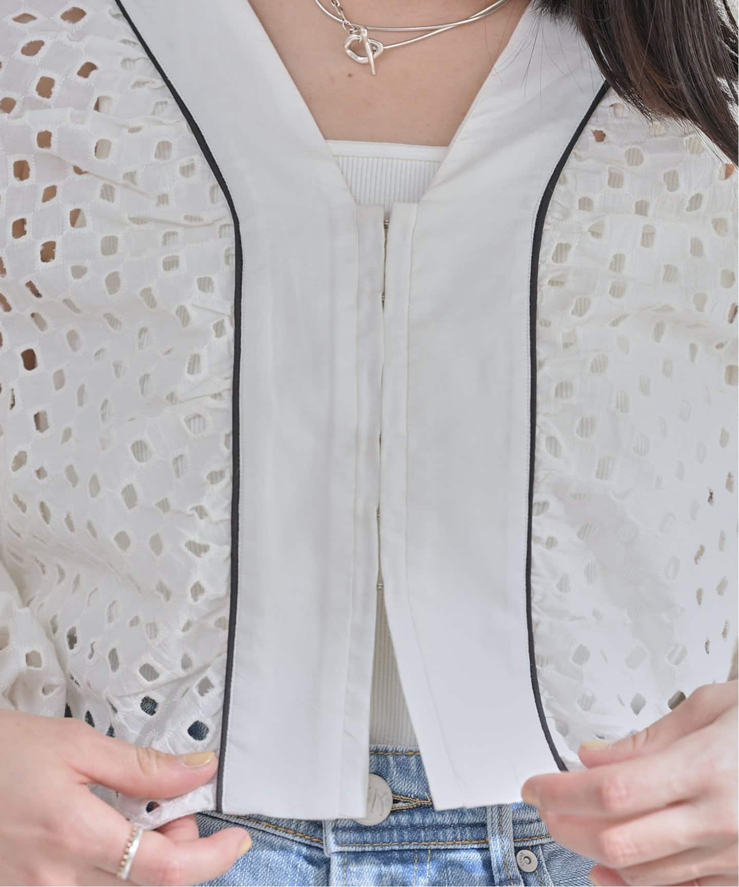 anuke ✨Volume Cutwork Blouse✨ホワイト anuke Volume Cutwork Blouse（シャツ／ブラウス）｜BOICE FROM