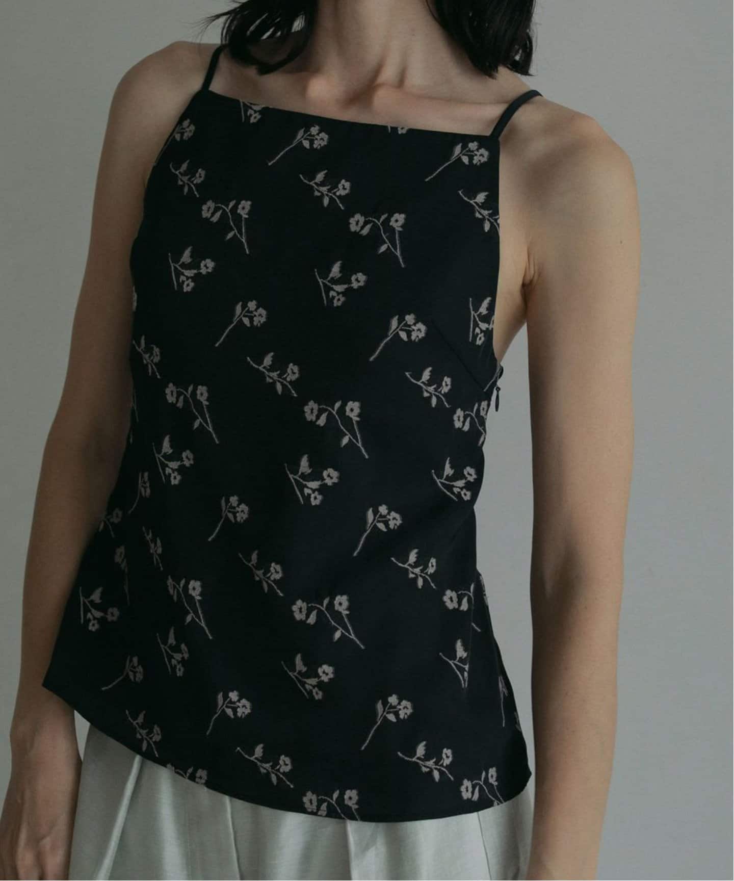 トップス anuke / Flower Shirring Shirts AnnieWear Flower Patch Knit Top in Midnight – June Adel