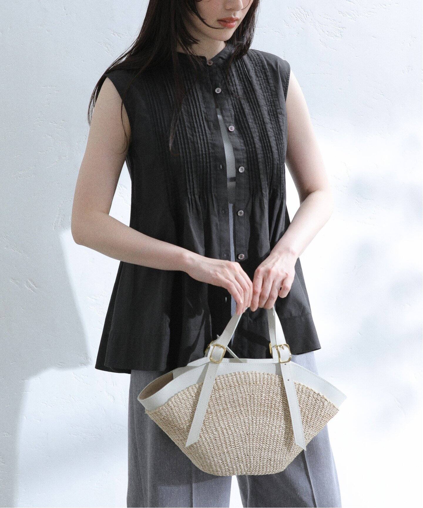 【新品タグ付き】La Totalité ピンタックシアー半袖ブラウス 白 36 洗える】ピンタックペプラムブラウス（シャツ／ブラウス）｜La