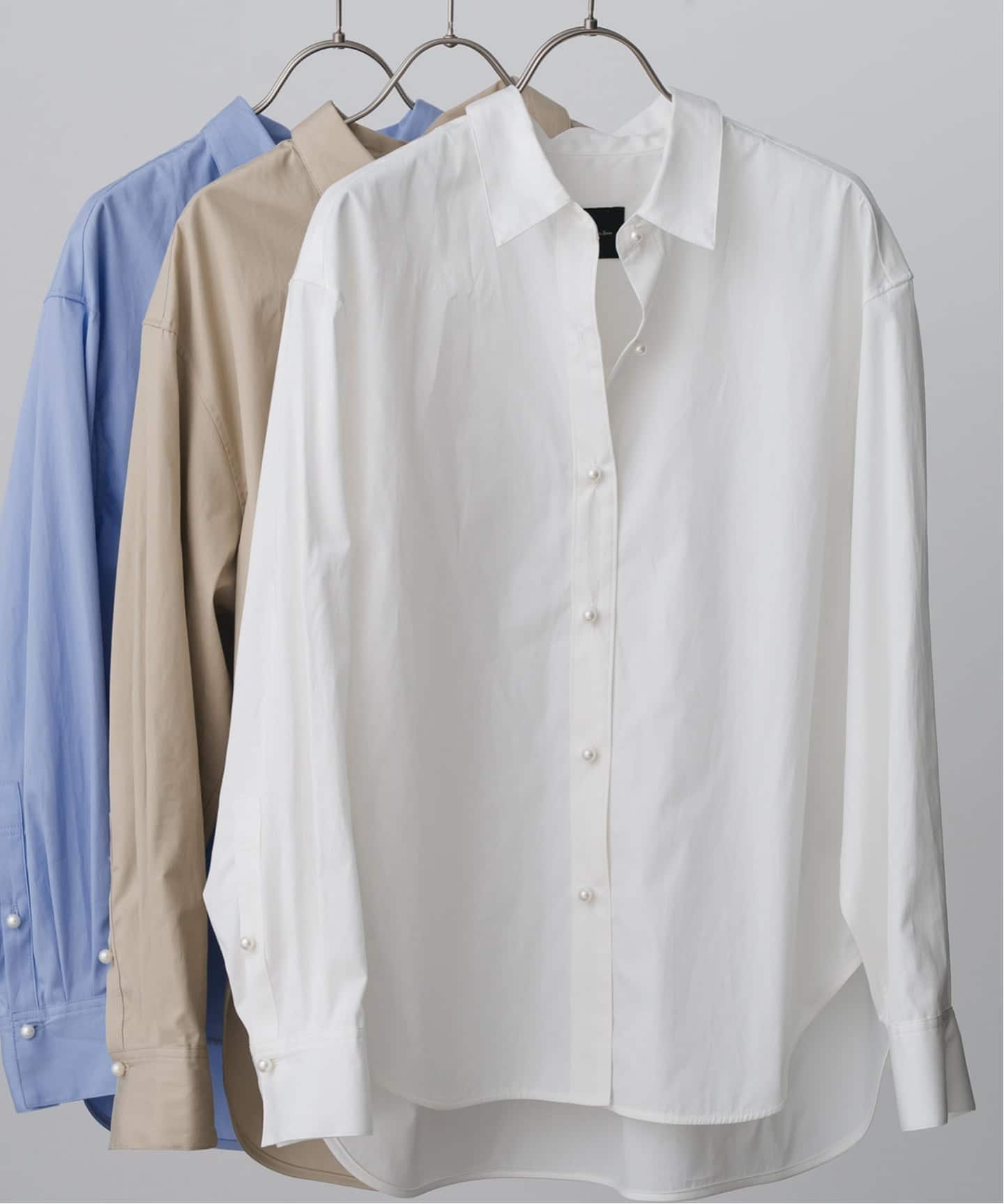 美品　23区　ブラウス　シャツ　ホワイト　パールボタン パールボタンブラウス(36サイズ 白): レディース｜メーカーズシャツ