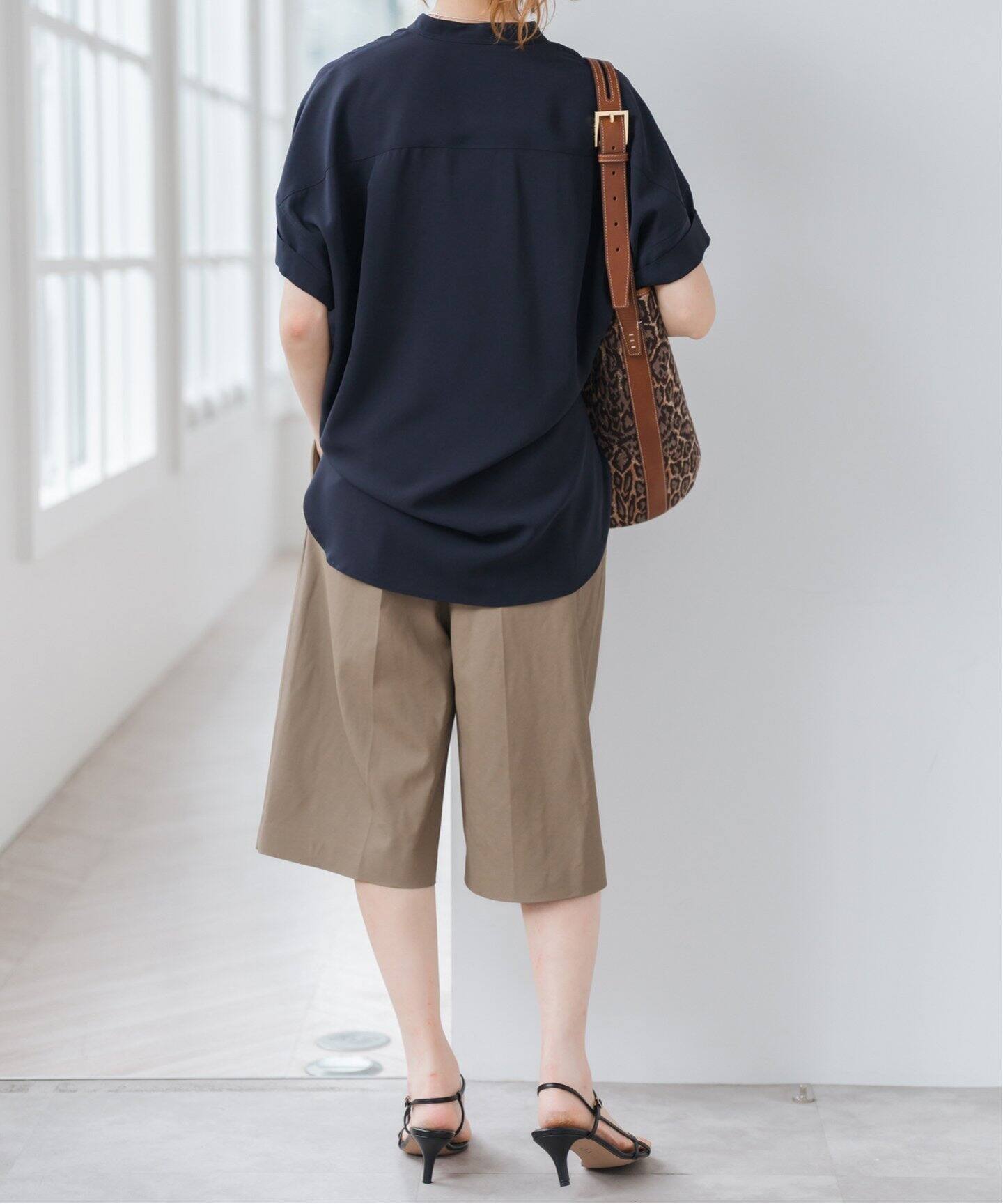 Spick and Span シルキードレープシャツ 今期 美品　ネイビー　紺 Spick and Span シルキードレープシャツ 今期 美品 ネイビー 紺