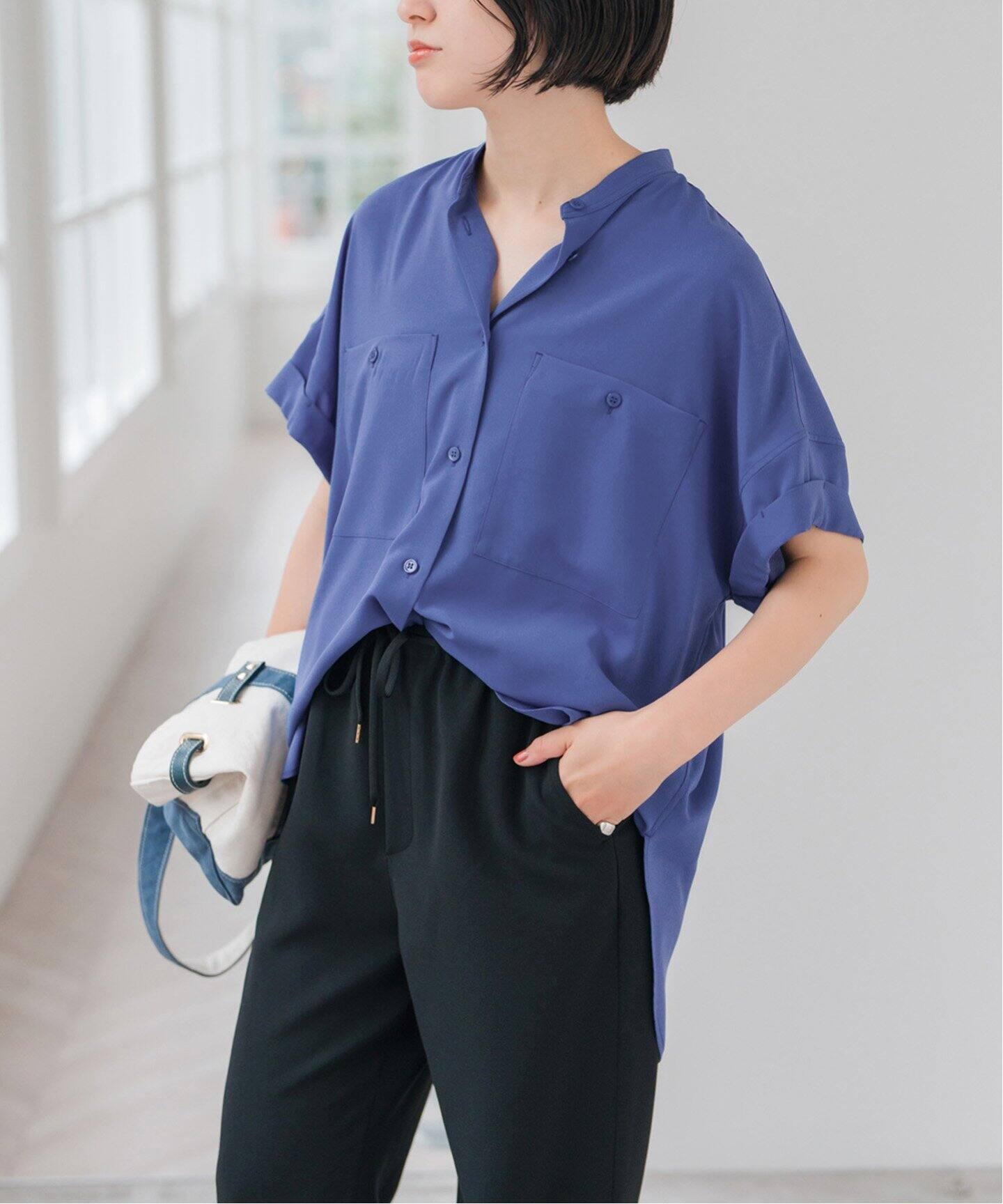 Spick and Span シルキードレープシャツ 今期 美品　ネイビー　紺 Spick and Span シルキードレープシャツ 今期 美品 ネイビー 紺
