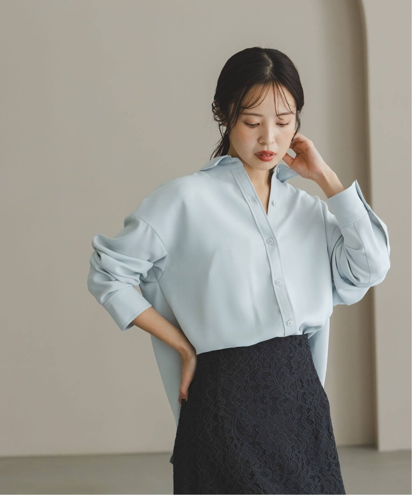 NOBLE シーズンカラープレーンシャツ グレー 追加》シーズンカラープレーンシャツ14（シャツ／ブラウス）｜NOBLE