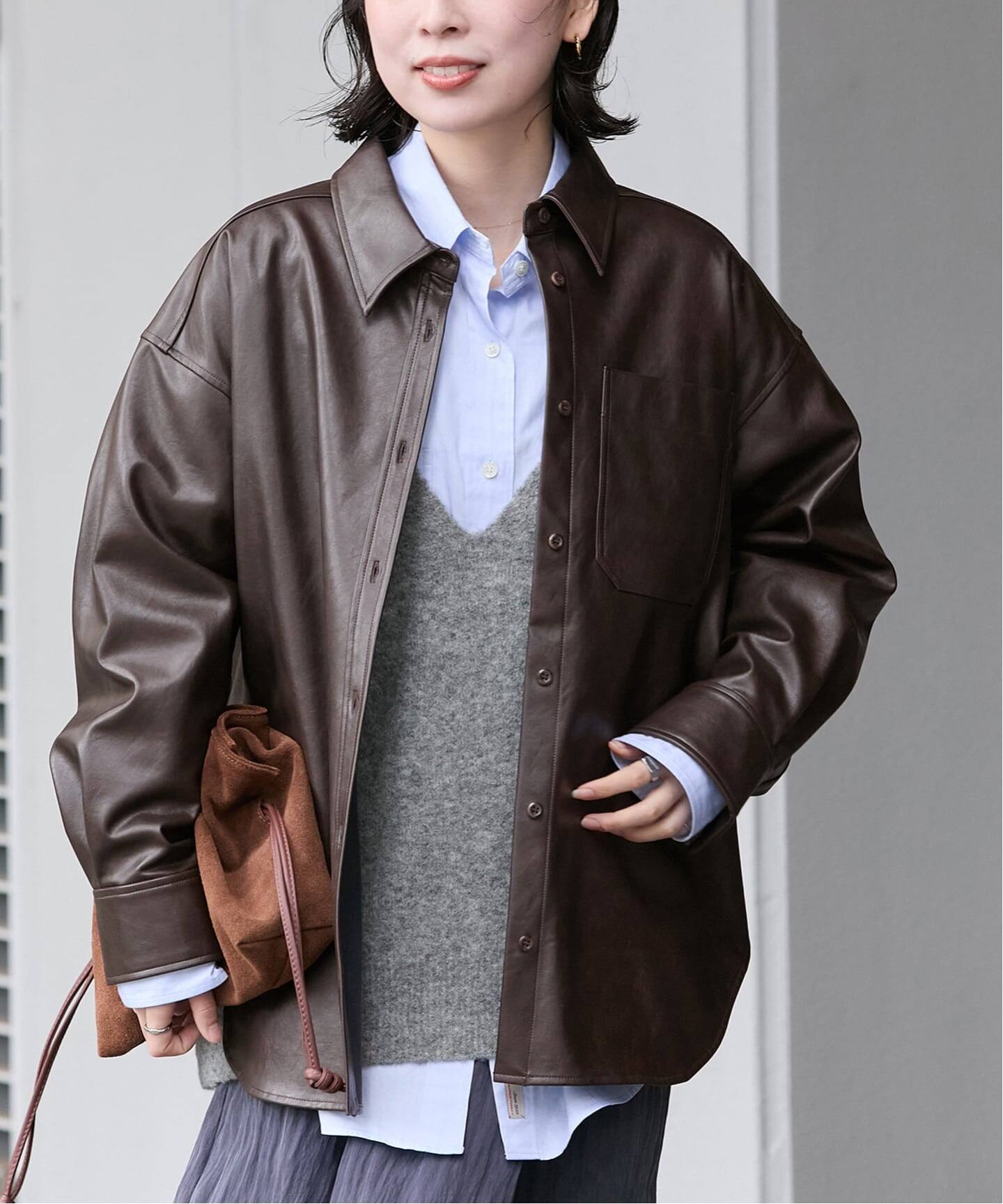 ジャーナルスタンダード　フェイクレザー　ウォッシャブル　ブラウン ウォッシャブルフェイクレザーシャツ（シャツ／ブラウス）｜JOURNAL