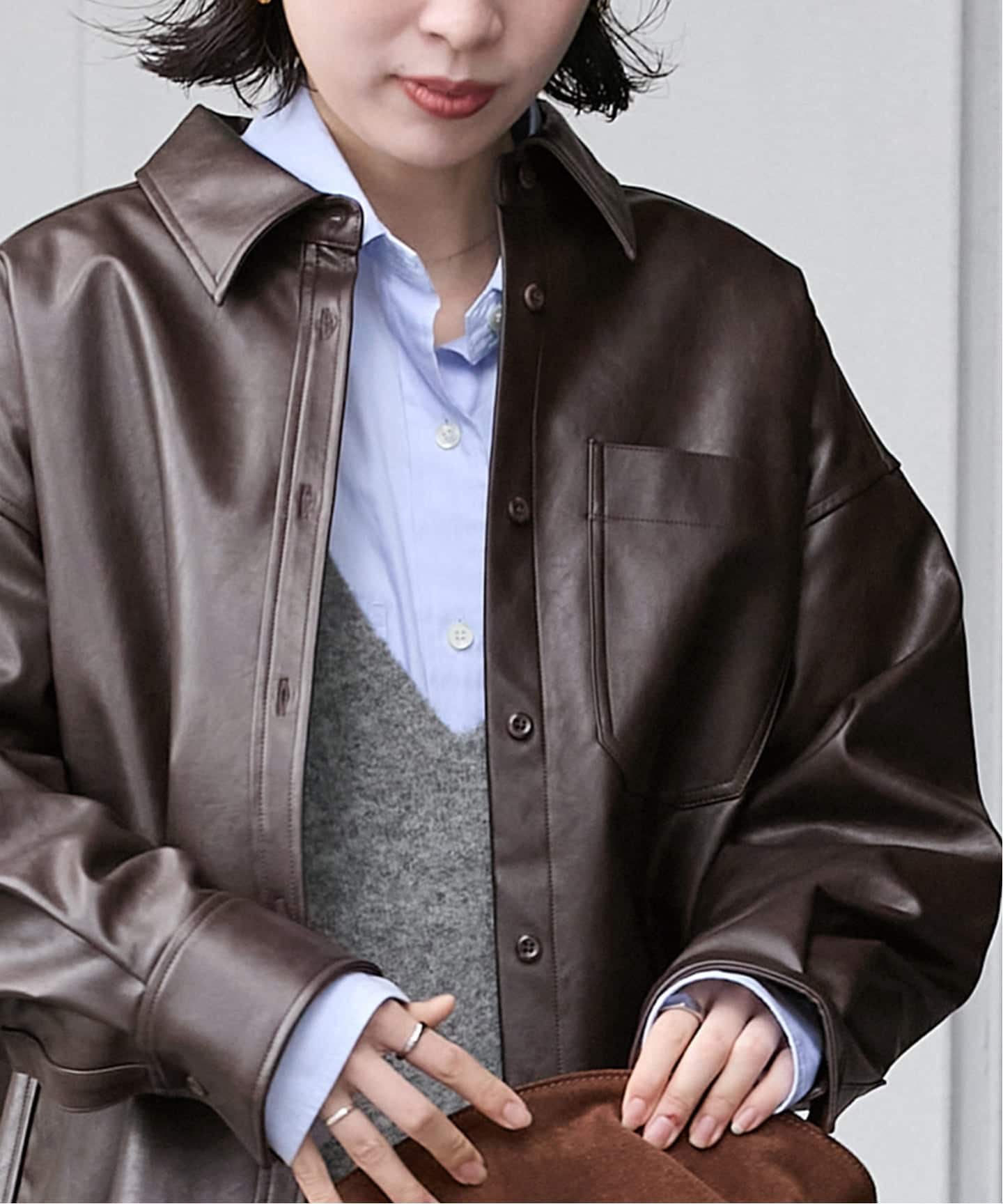 ジャーナルスタンダード　フェイクレザー　ウォッシャブル　ブラウン ウォッシャブルフェイクレザーシャツ（シャツ／ブラウス）｜JOURNAL