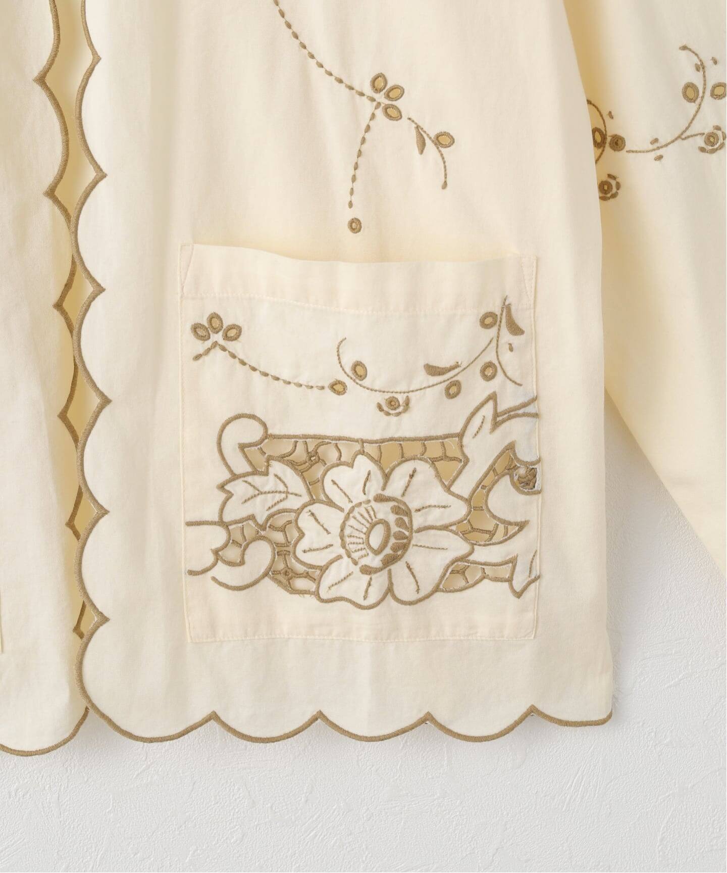 【新品未使用品】Sara mallika 刺繍 チュニックシャツ ブラウス Sara Mallika - 【新品未使用品】Sara mallika 刺繍 チュニックシャツ
