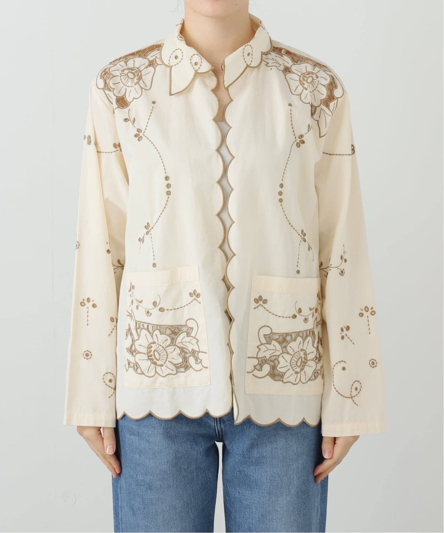 24日まで【新品】Sara mallika 緑系パターン 長袖シャツ 新品】Sara mallika 緑系パターン 長袖シャツ