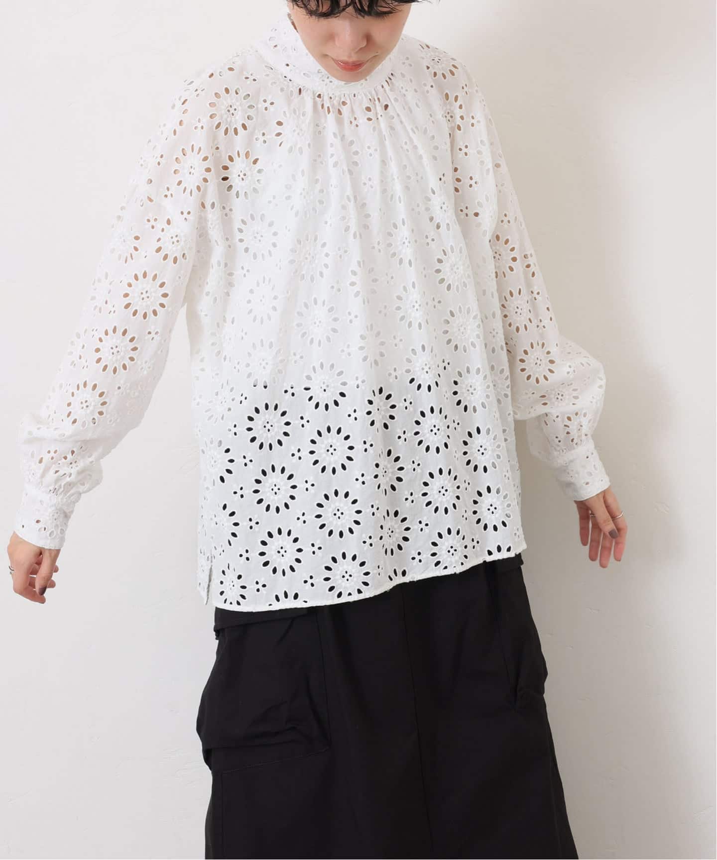 新品　ジャーナルスタンダードラックス　ローンレースハイネックパフブラウス ローンレース ハイネックパフブラウス（シャツ／ブラウス）｜journal