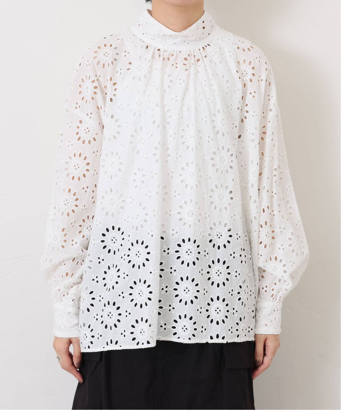 予約》ローンレース ハイネックパフブラウス（シャツ／ブラウス