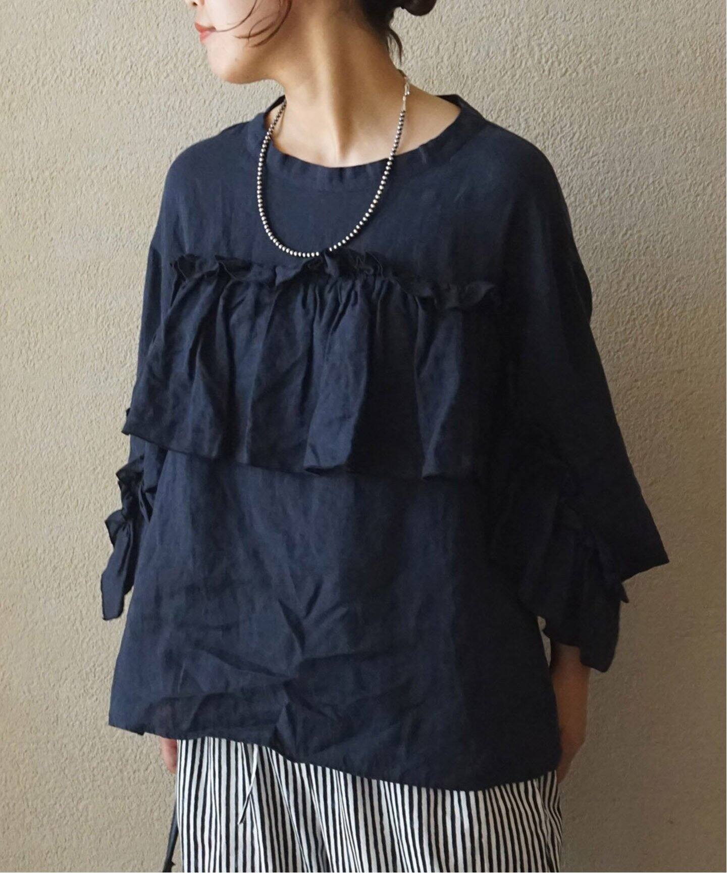 フレンチリネンキャンバス フリルプルブラウス（シャツ／ブラウス 