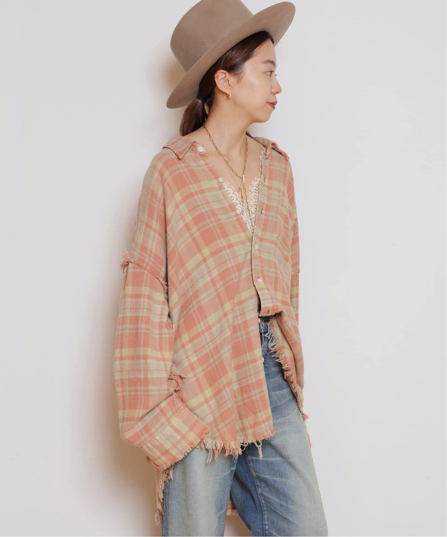 R13/アールサーティーン】SHREDDED SEAM DROP NECK シャツ（シャツ