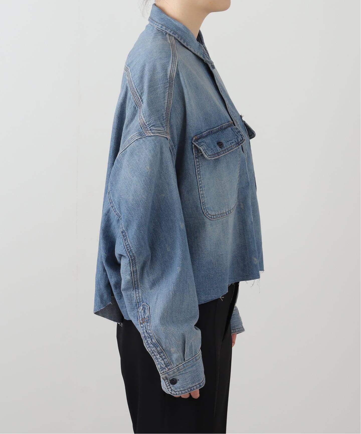 R13/アールサーティーン】 CROPPED DENIM SHIRT（シャツ／ブラウス 