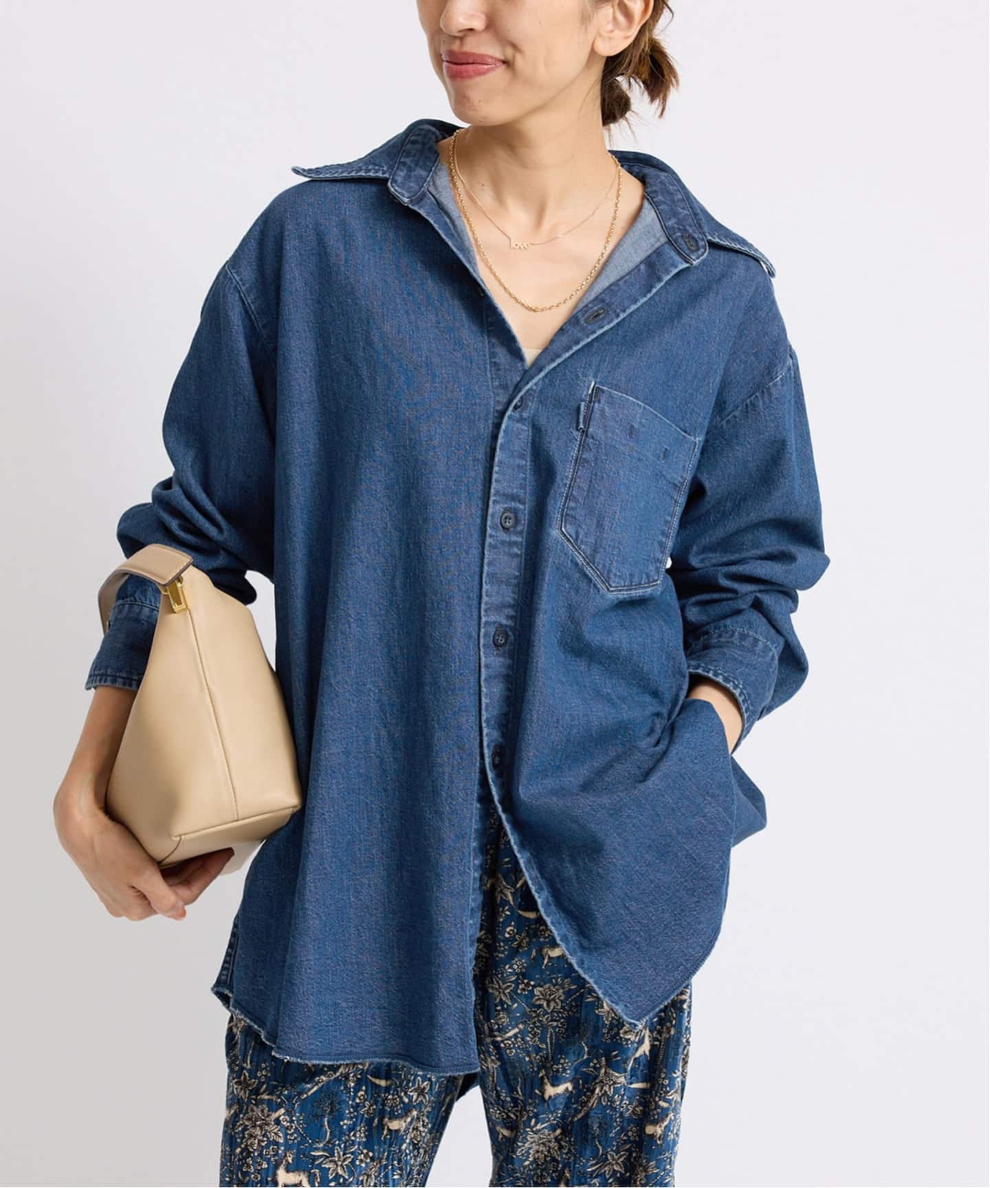 イエナ　デニムベーシックシャツ IENA（イエナ）の「デニムベーシックシャツ（シャツ/ブラウス
