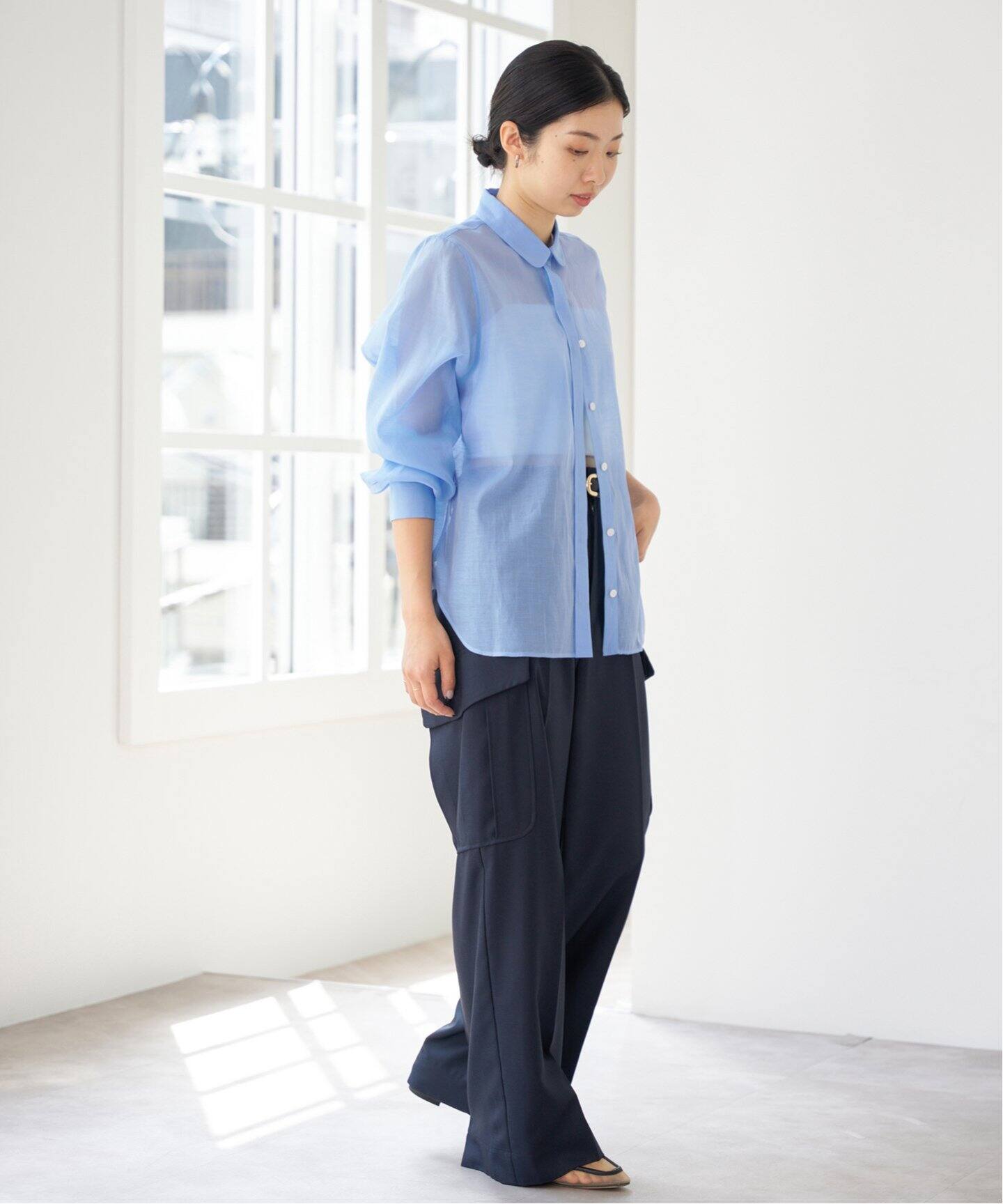 IENAイエナ　コットンシルクオフィサーズシャツ　ブラウス　バンドカラー　紺色 IENA（イエナ）の「コットンシルクBIGシャツ◇（シャツ/ブラウス
