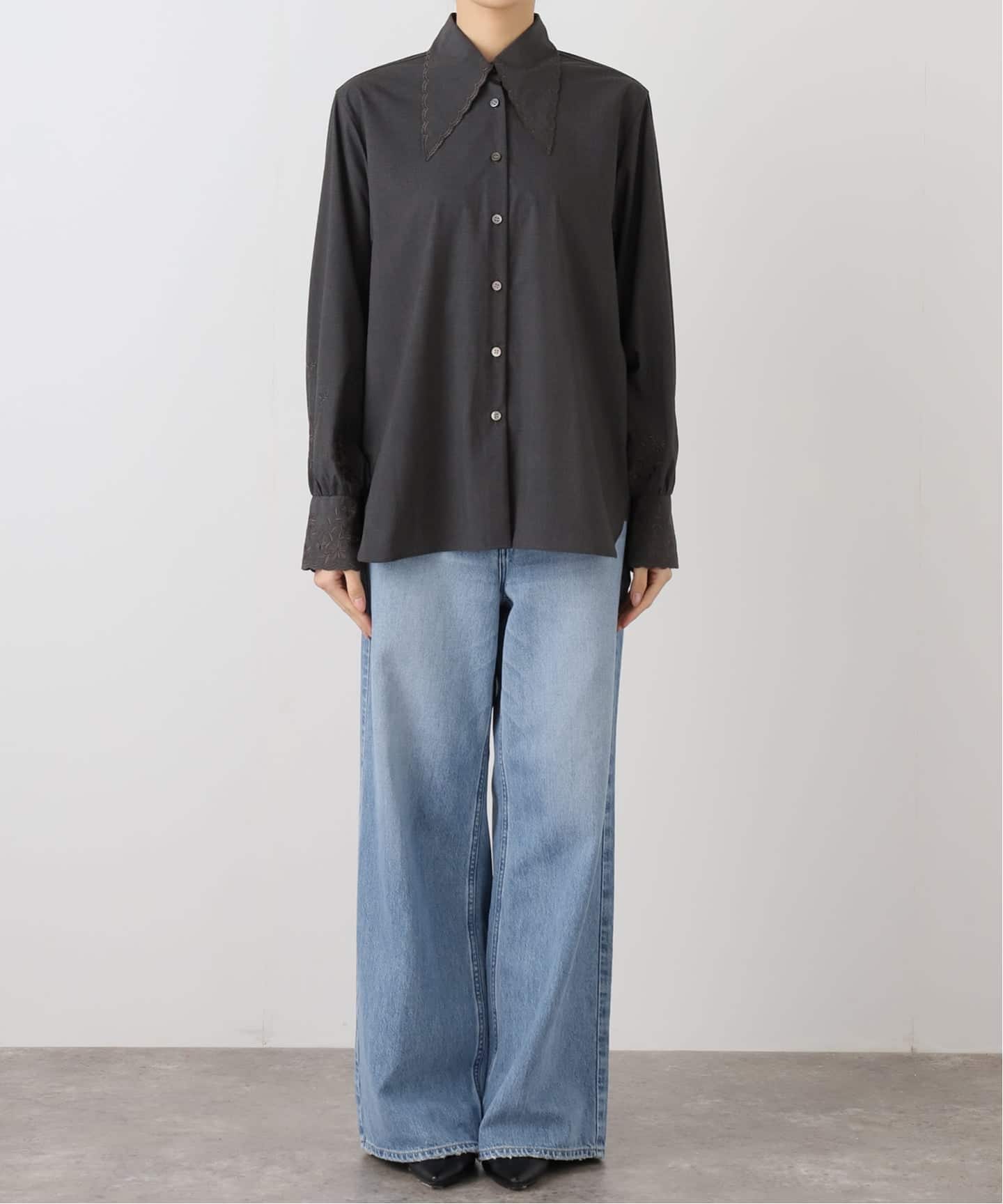 IÉNA ダークグレー クロップドシャツ 長袖 IÉNA ダークグレー クロップドシャツ 長袖