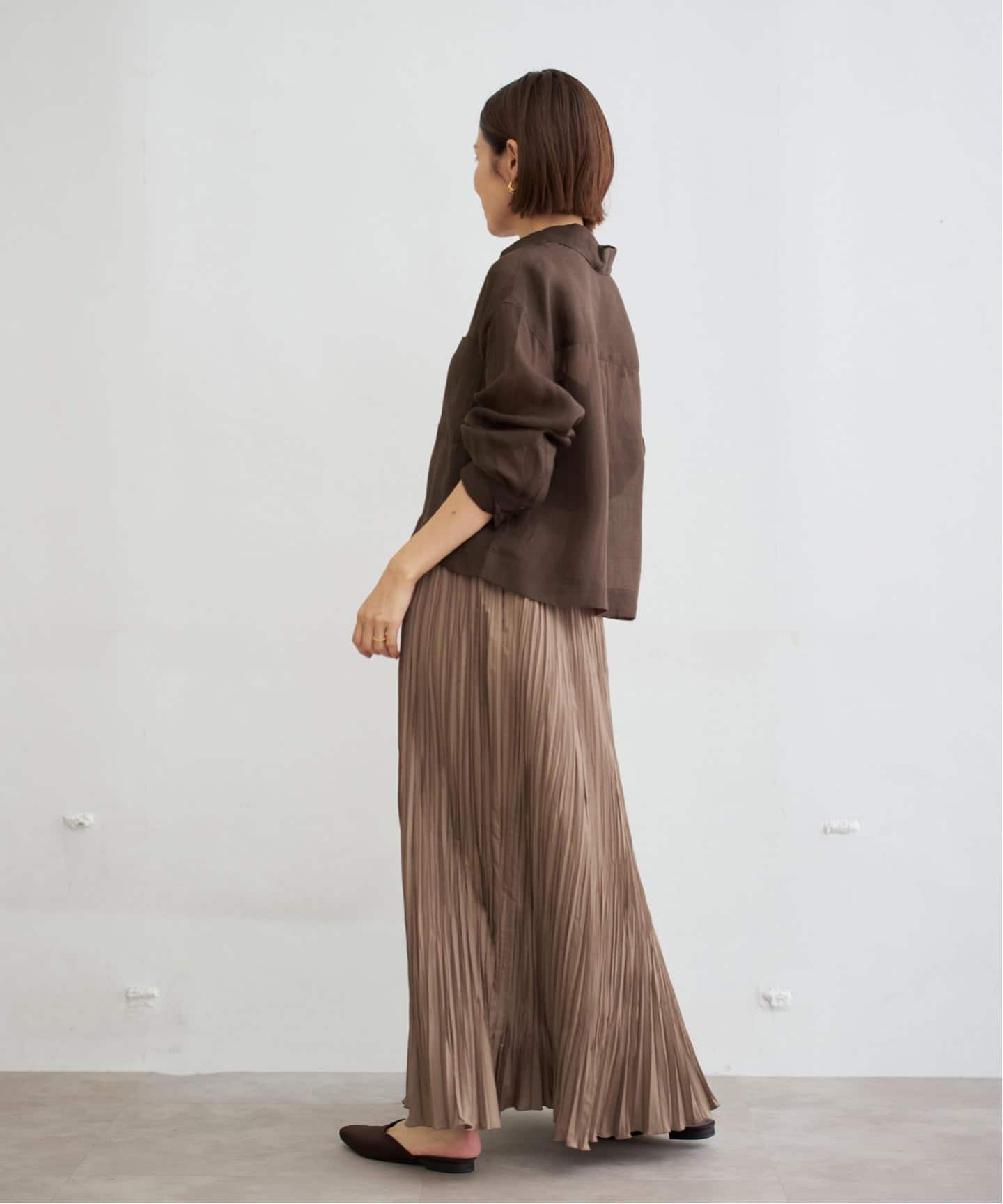 25SS/完売色/美品★イエナ ラミーショートシャツ 焦げ茶色 ブラウン 春夏 ラミーショートシャツ（シャツ／ブラウス）｜IENA（イエナ）の通販