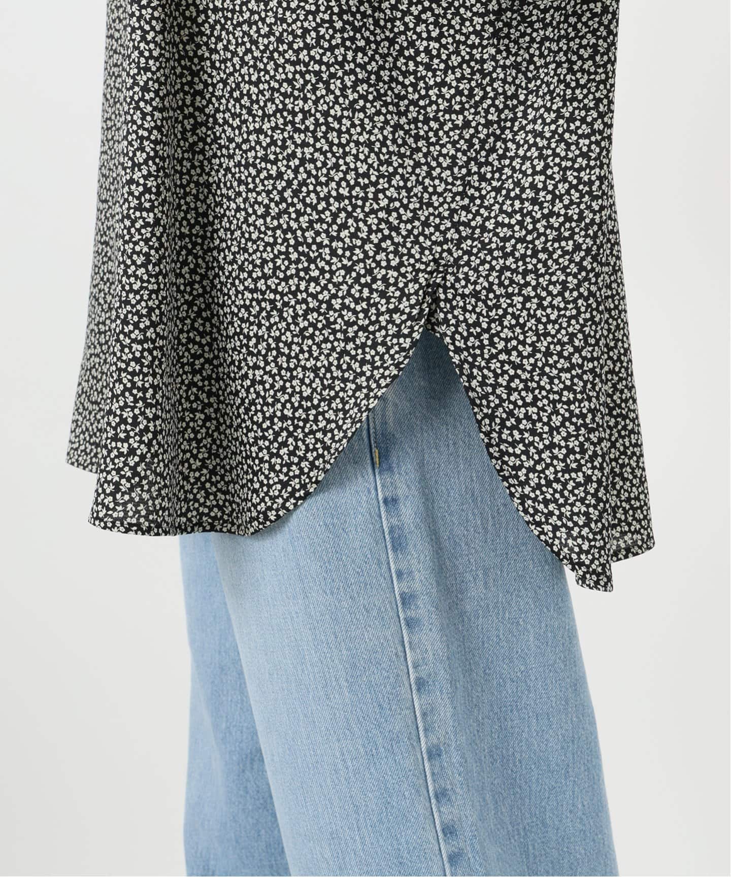 美品 定価3.6万 2024AW イエナ IENA フラワージャガードラッフルブラウス/ブラック シャツ チュニック Vネック 花柄【2400014318098】 IENA（イエナ） 【スプリングセール】美品 定価3.6万 2024AW フラワー