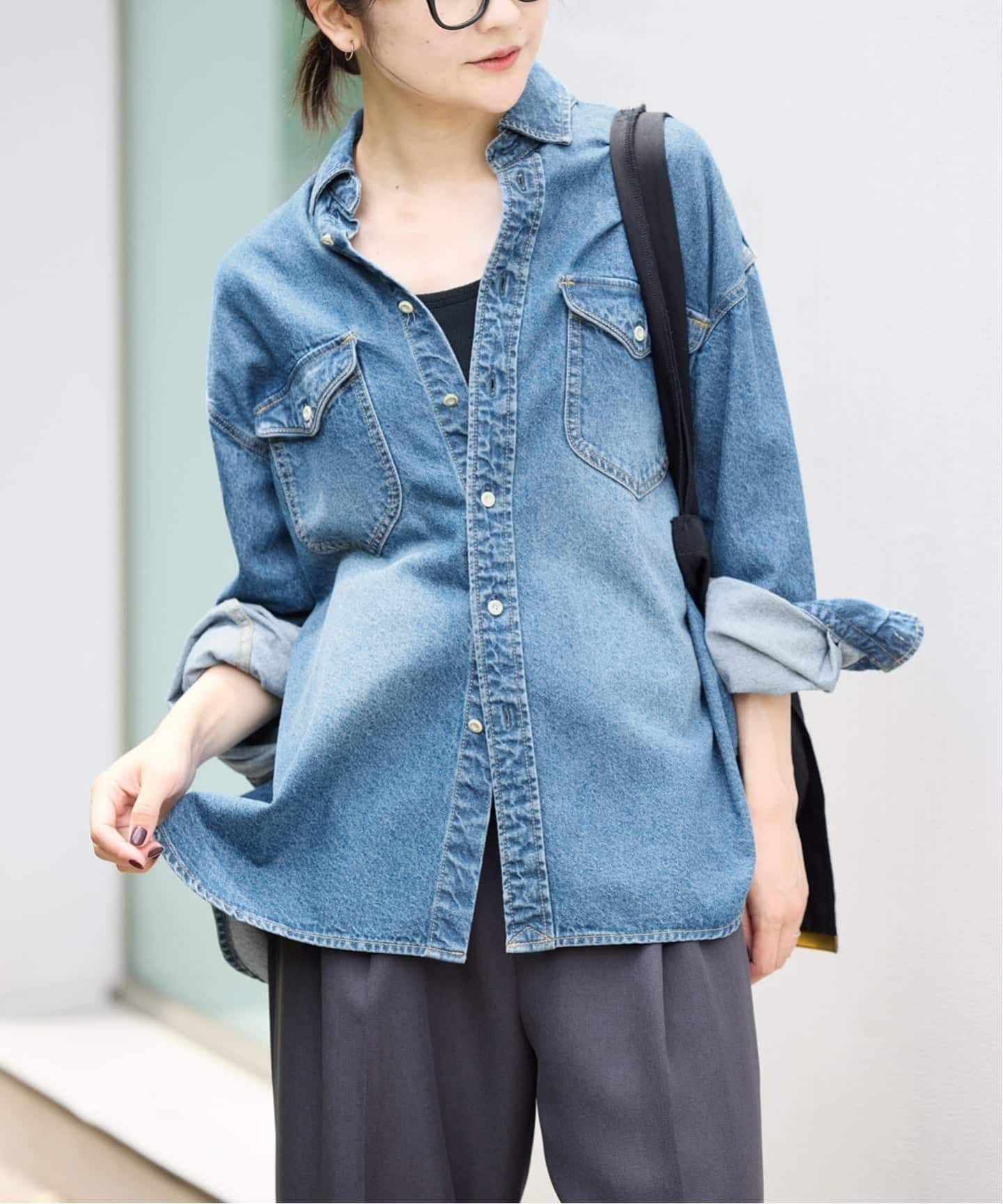 美品 24SS SLOBE IENAクロップドシャツ デニム Le Denim SLOBE IENA（スローブイエナ）の「LE DENIMクロップドシャツ