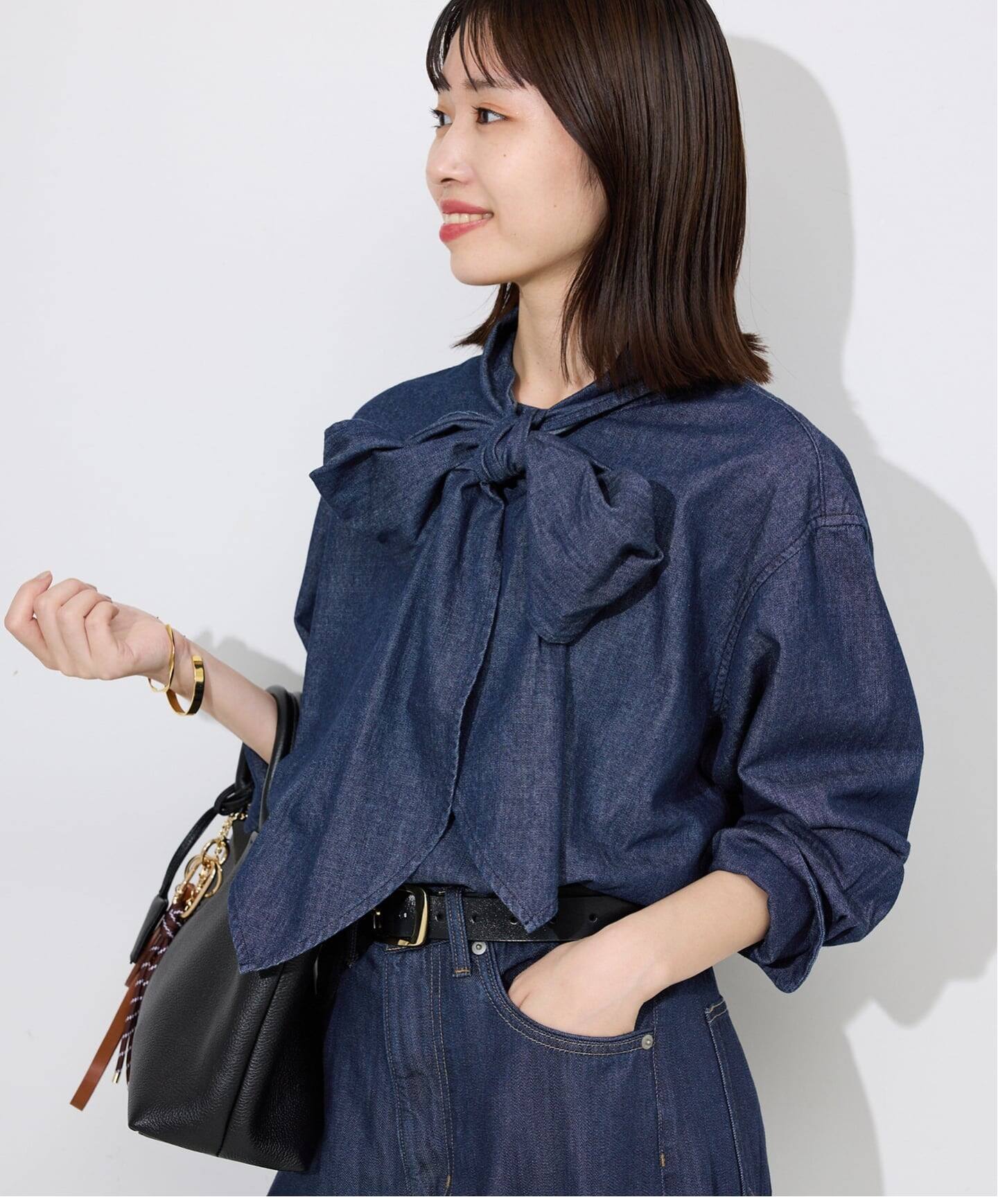 フェザーデニムビッグボウタイシャツ（シャツ／ブラウス）｜SLOBE IENA
