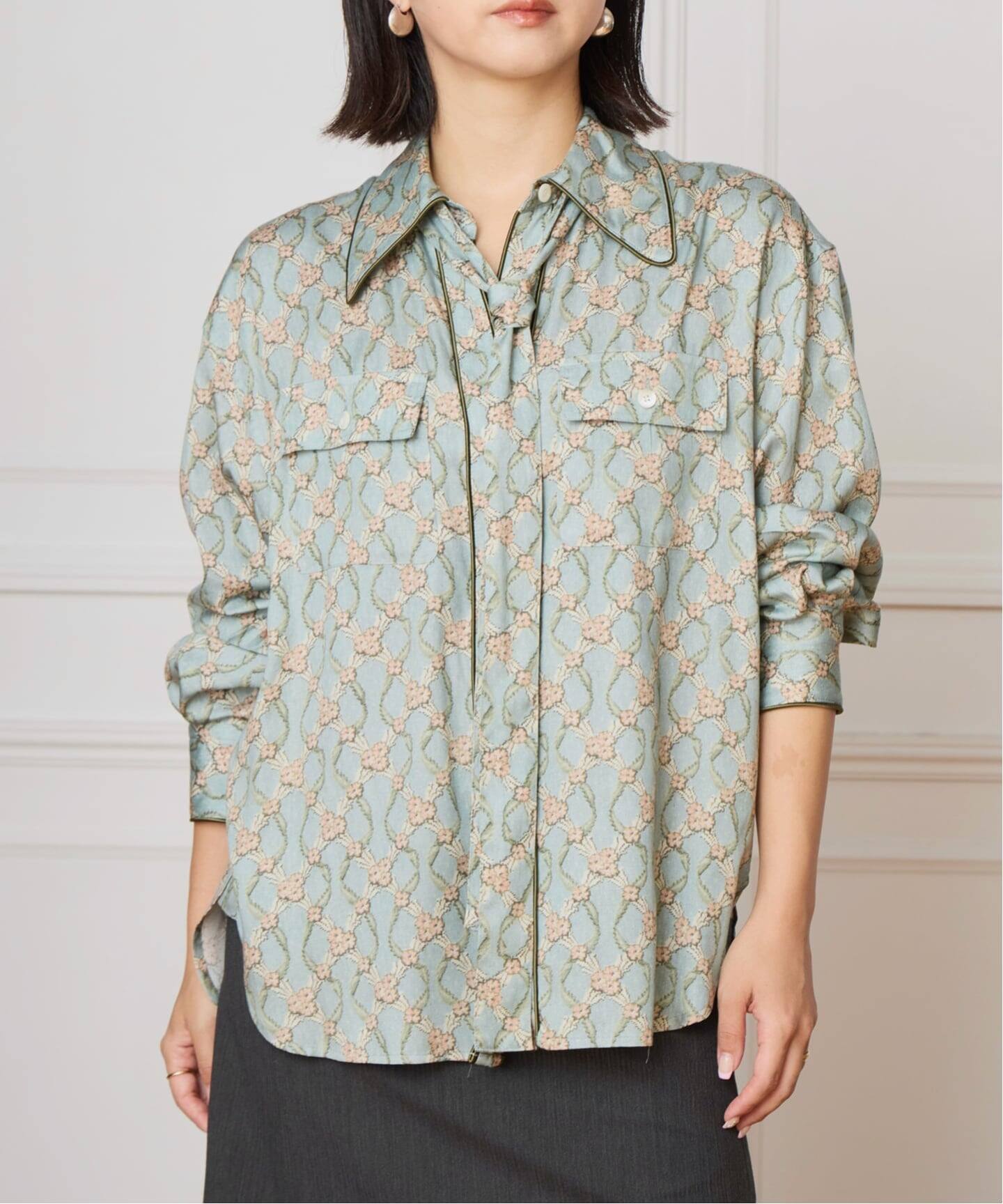 IENA LA BOUCLE オーナメントフラワープリントシャツ（シャツ 
